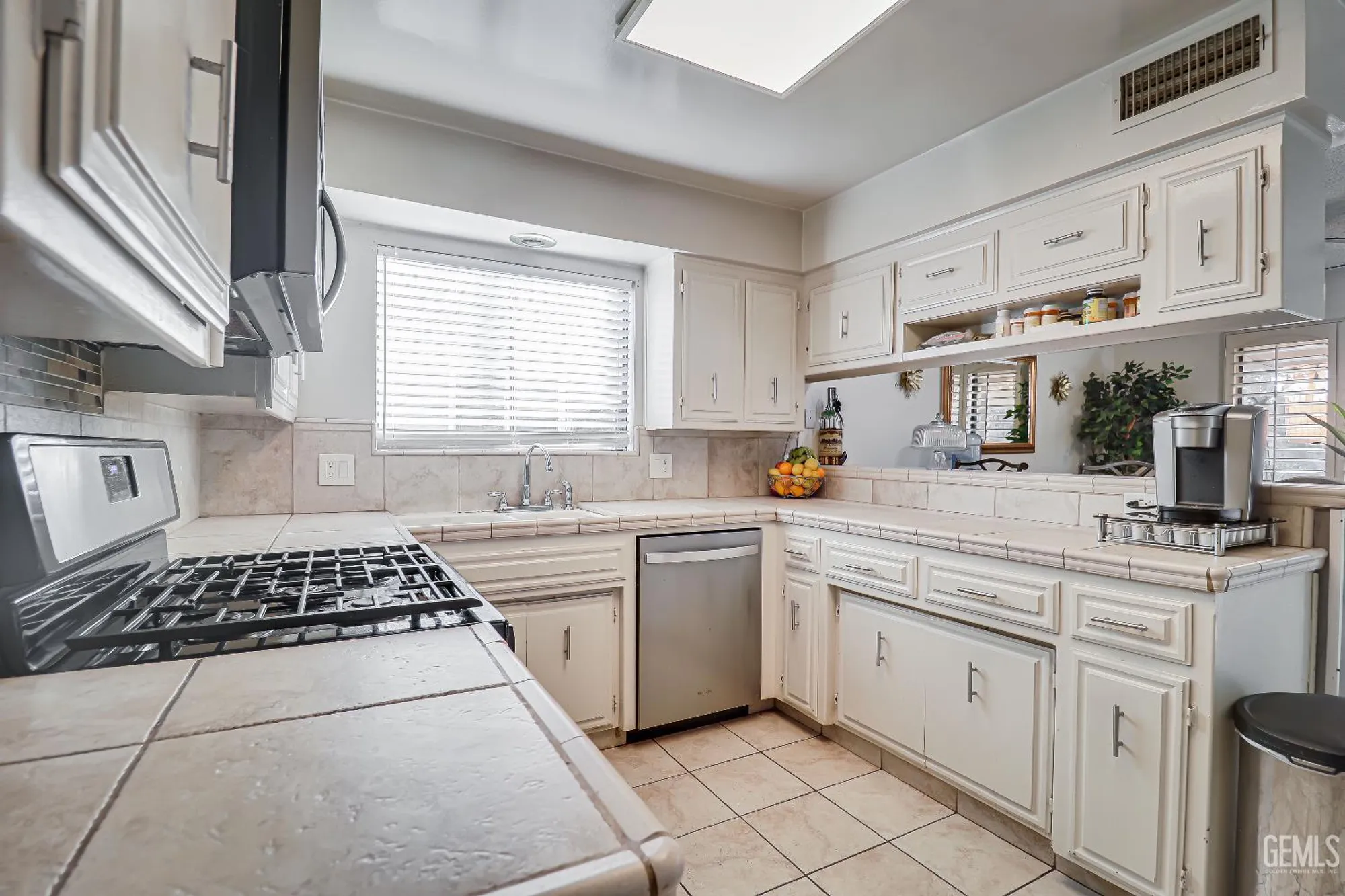Property Slideshow image 13 of 25 | 705 new stine rd, Bakersfield, CA, 93309