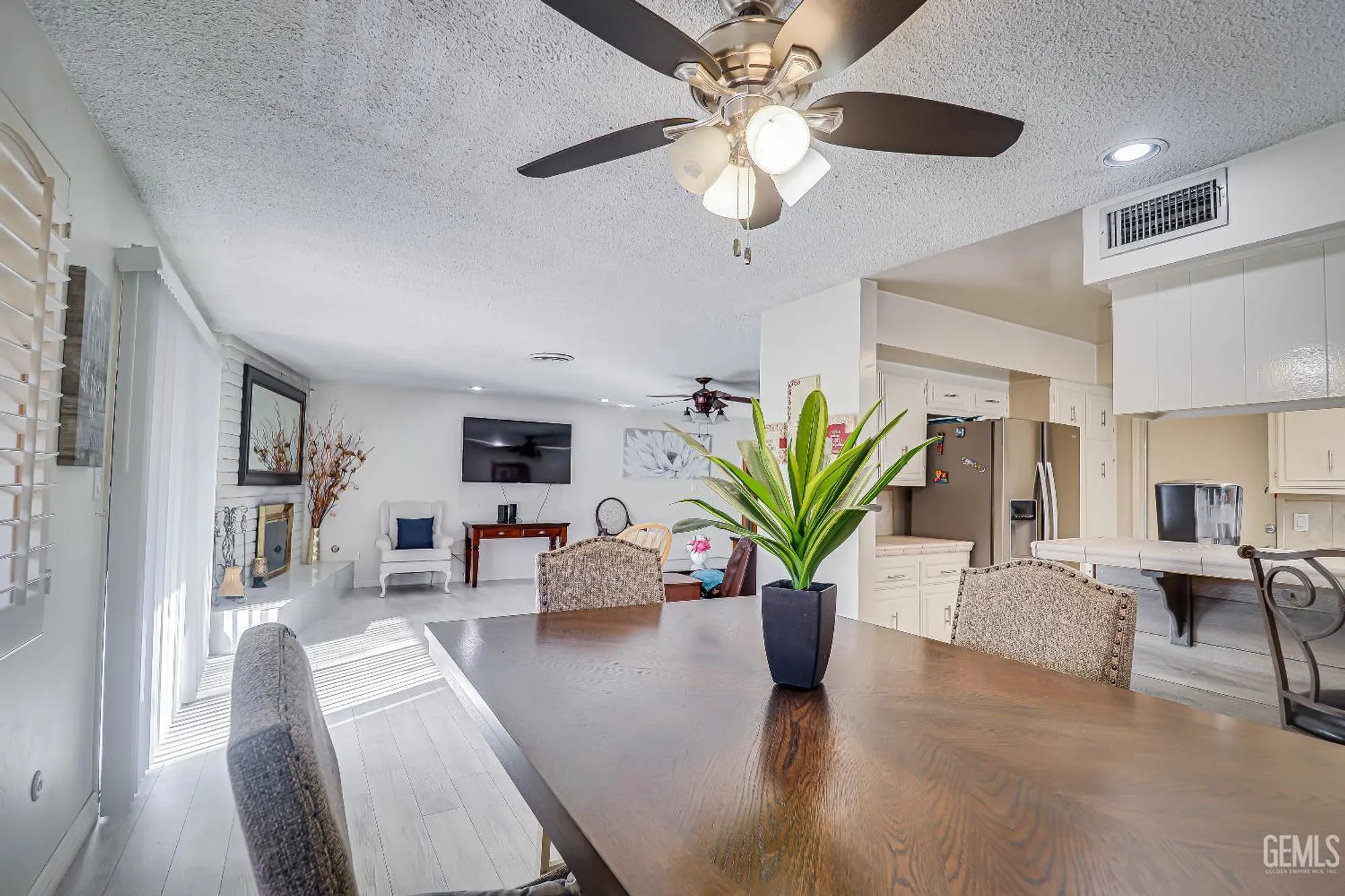 Property Slideshow image 10 of 25 | 705 new stine rd, Bakersfield, CA, 93309