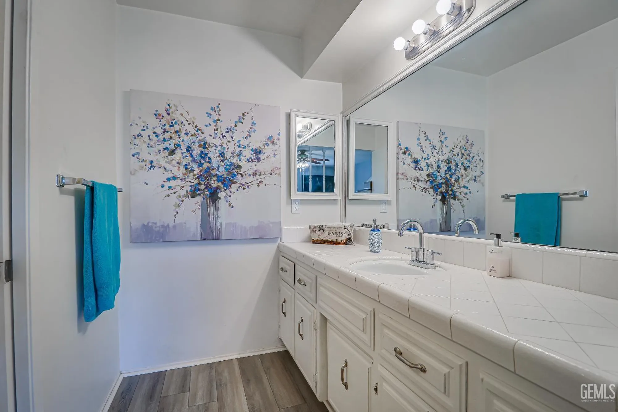 Property Slideshow image 21 of 25 | 705 new stine rd, Bakersfield, CA, 93309