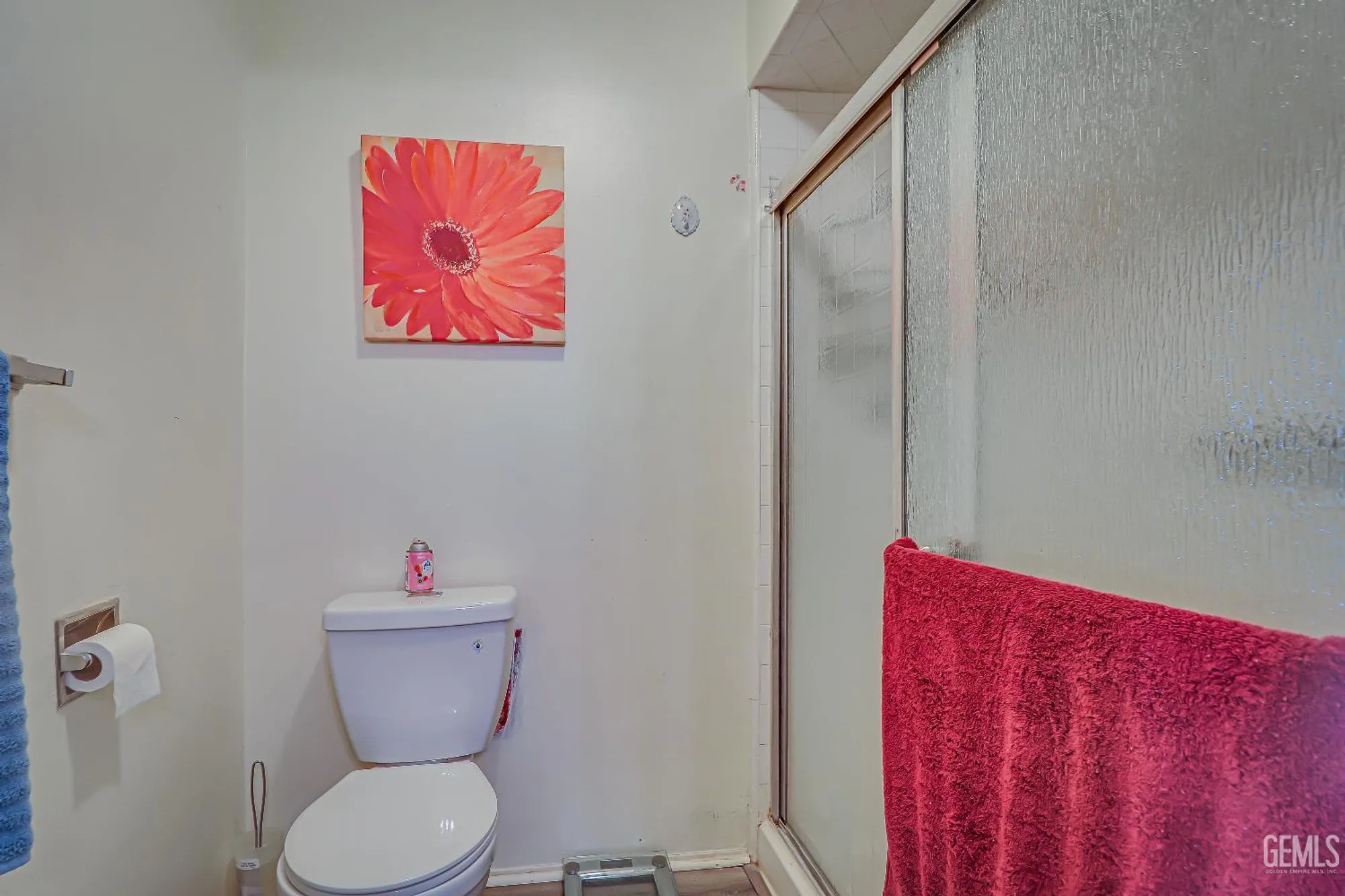 Property Slideshow image 17 of 25 | 705 new stine rd, Bakersfield, CA, 93309