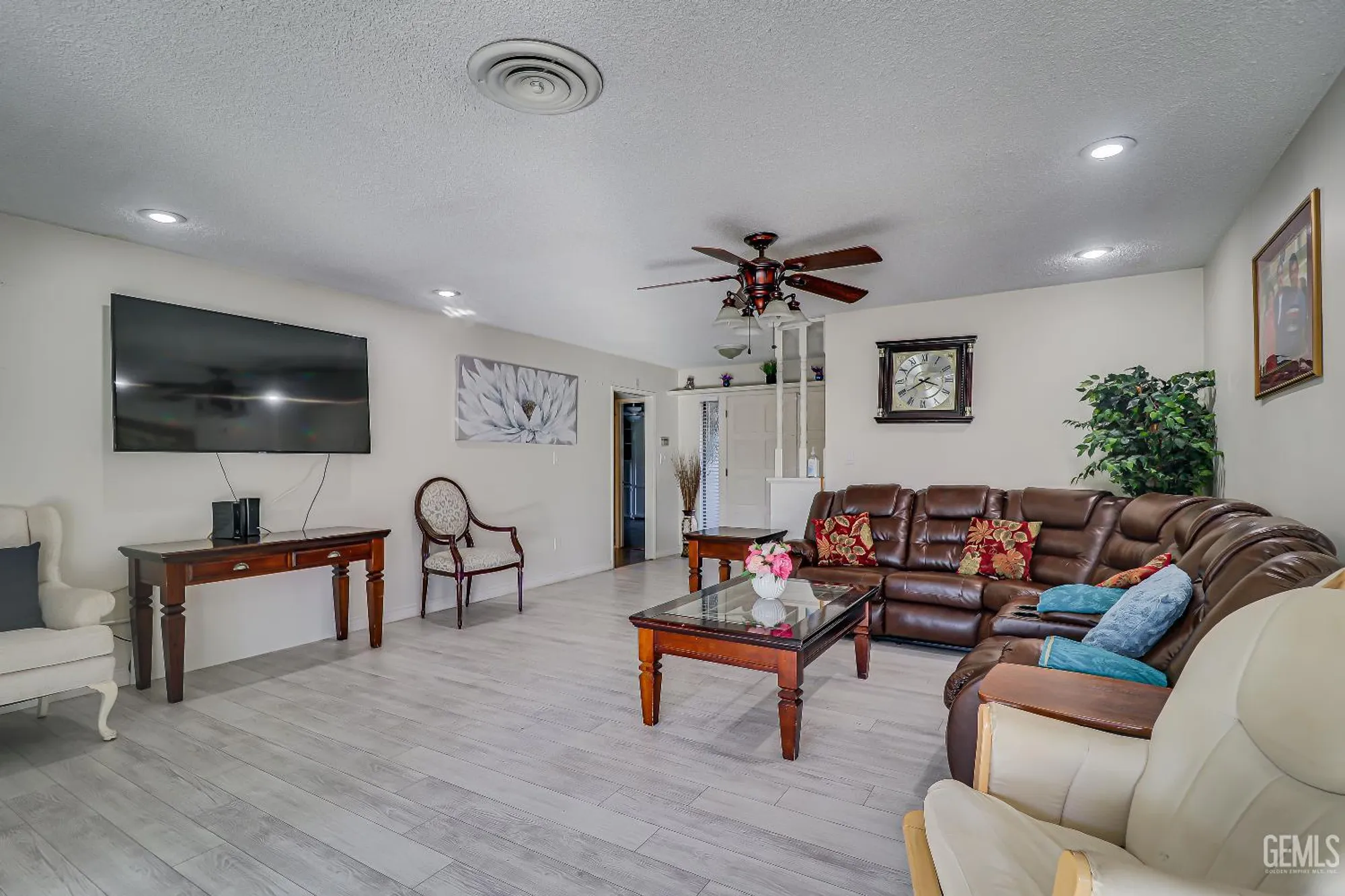 Property Slideshow image 7 of 25 | 705 new stine rd, Bakersfield, CA, 93309