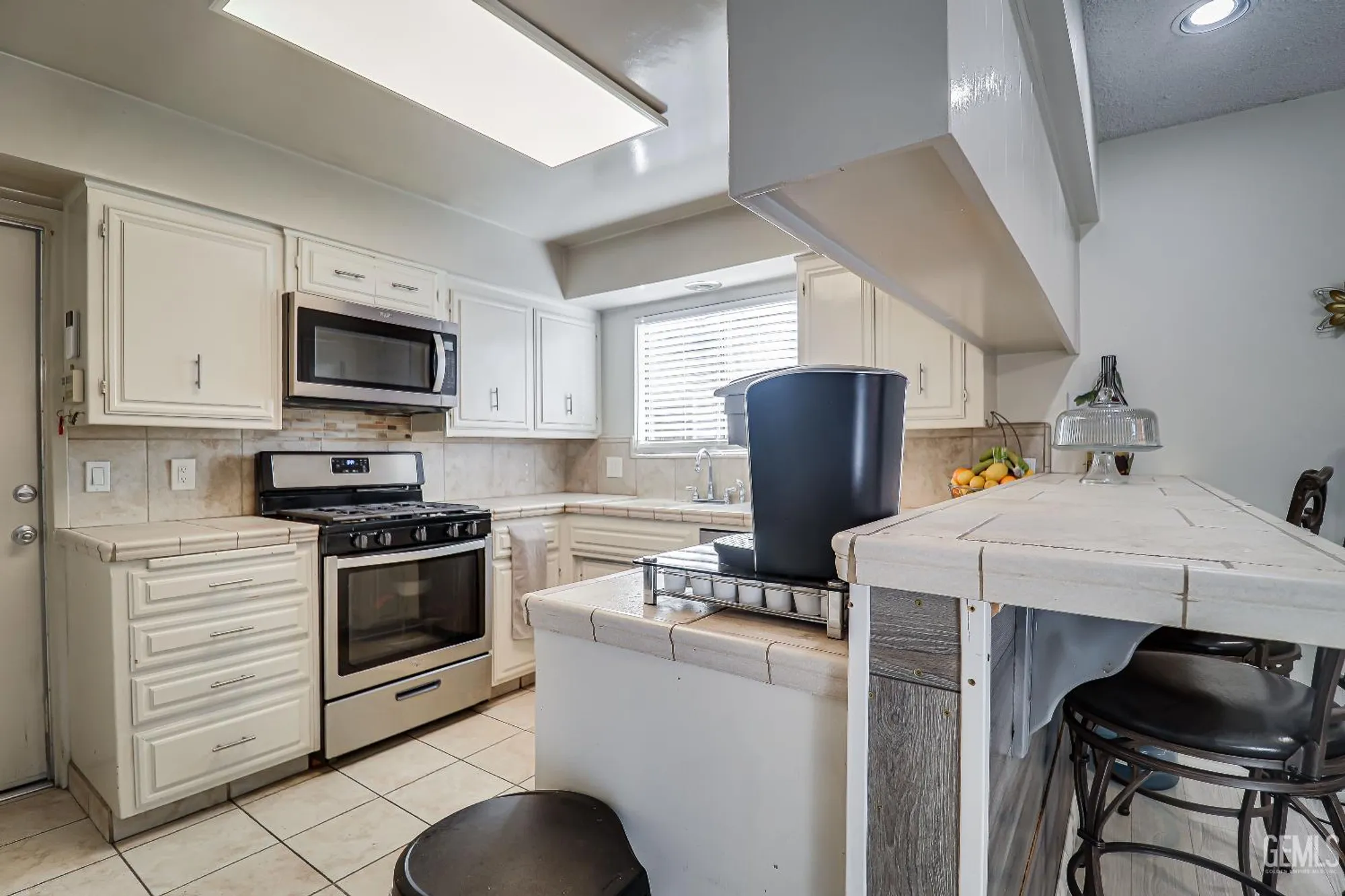 Property Slideshow image 11 of 25 | 705 new stine rd, Bakersfield, CA, 93309