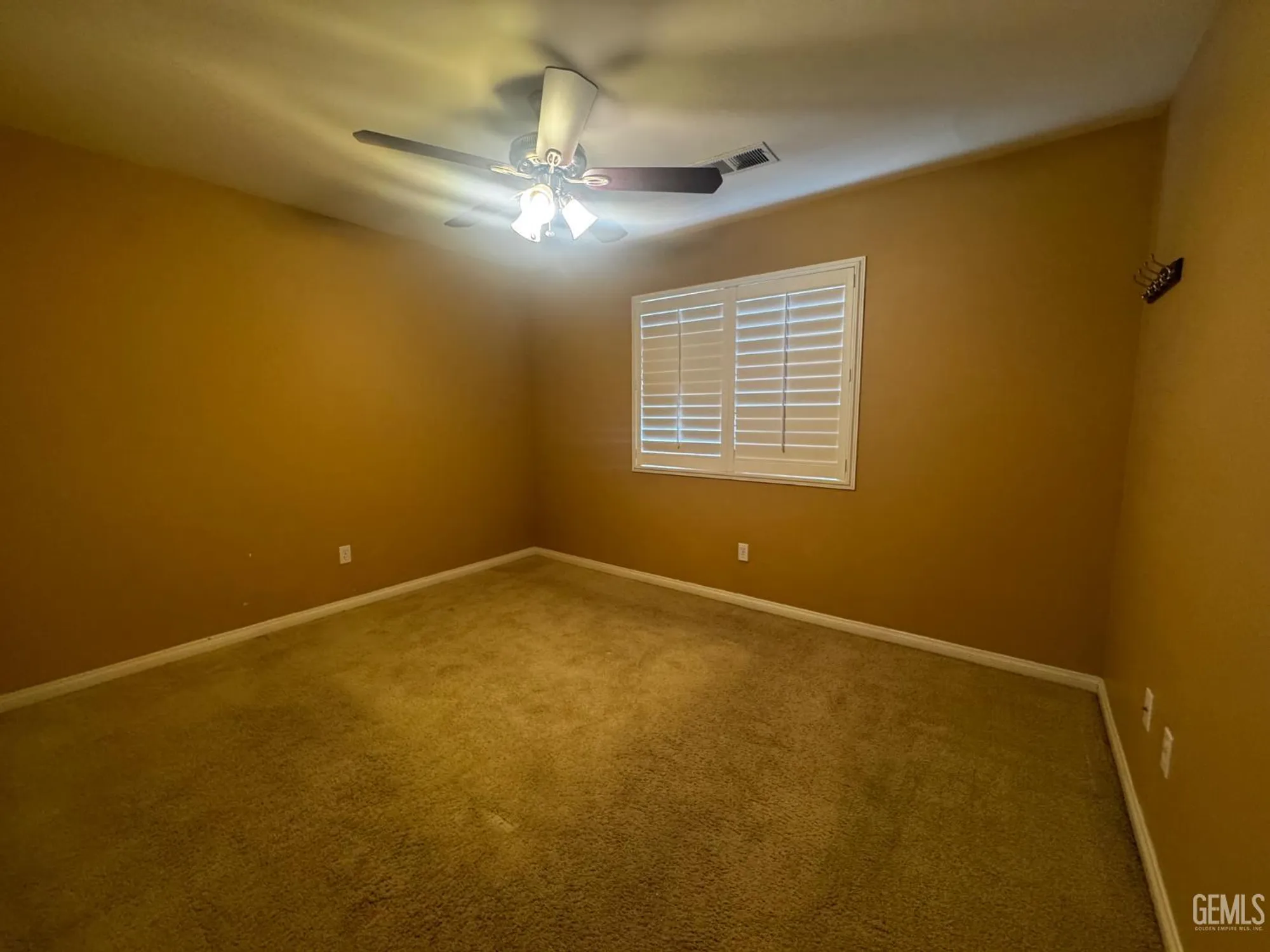 Property Slideshow image 8 of 15 | 9800 cabbage rose ave, Bakersfield, CA, 93311