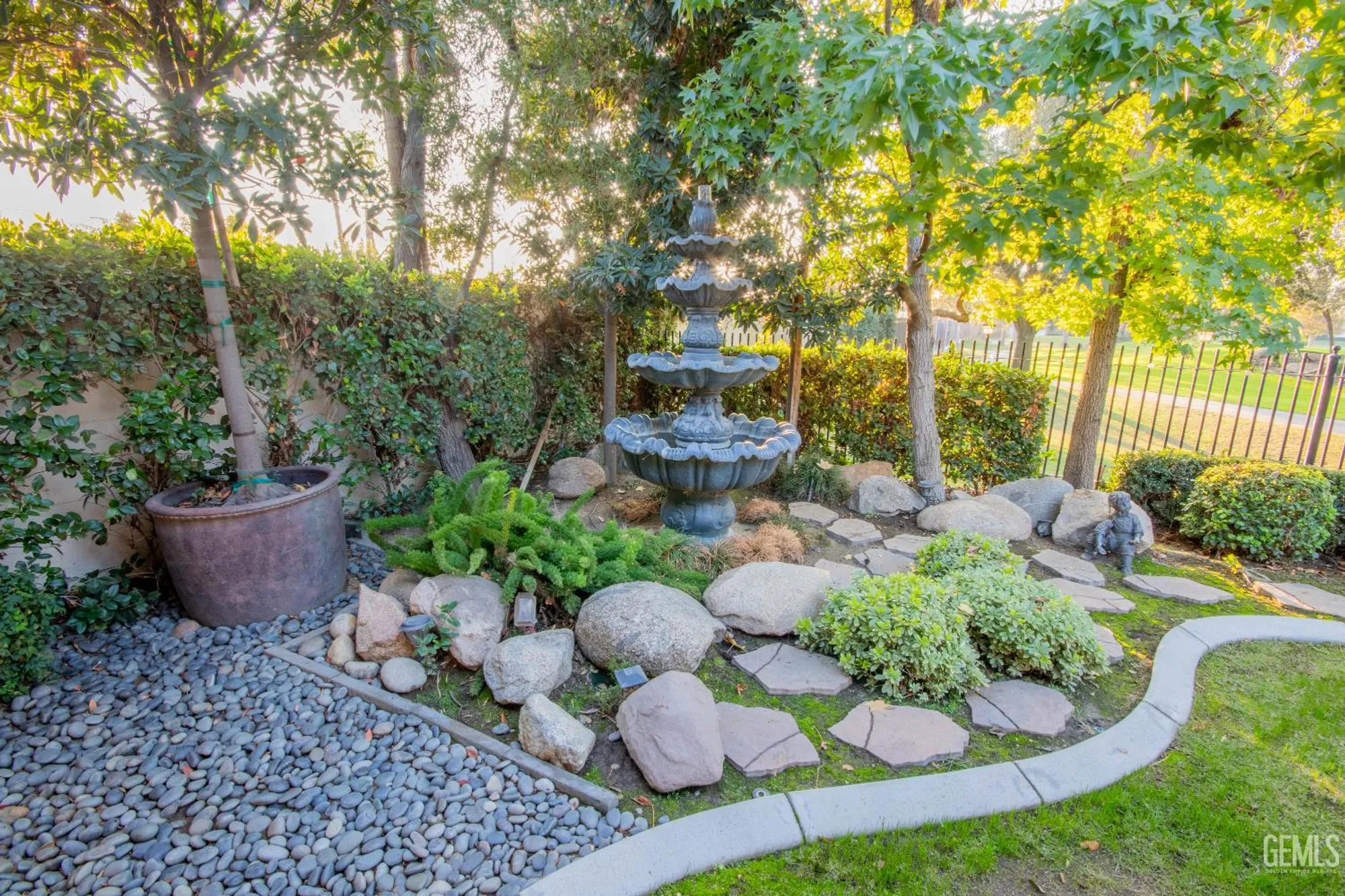 Property Slideshow image 33 of 47 | 3223 peace rose st, Bakersfield, CA, 93311