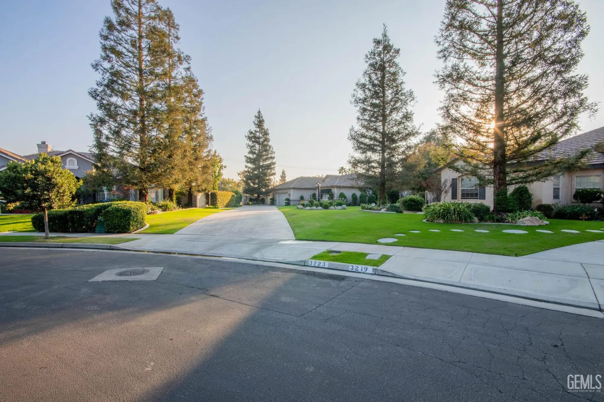 Property Slideshow image 4 of 47 | 3223 peace rose st, Bakersfield, CA, 93311