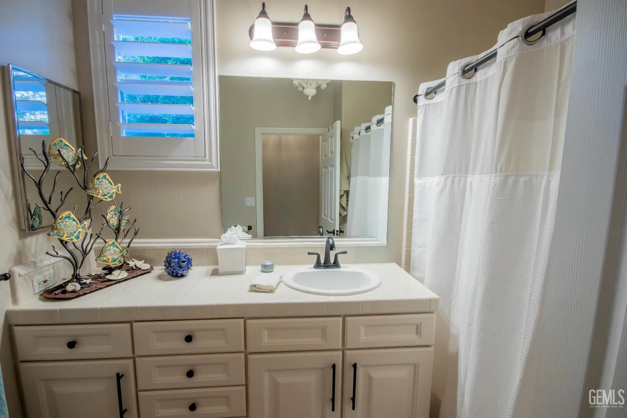 Property Slideshow image 30 of 47 | 3223 peace rose st, Bakersfield, CA, 93311