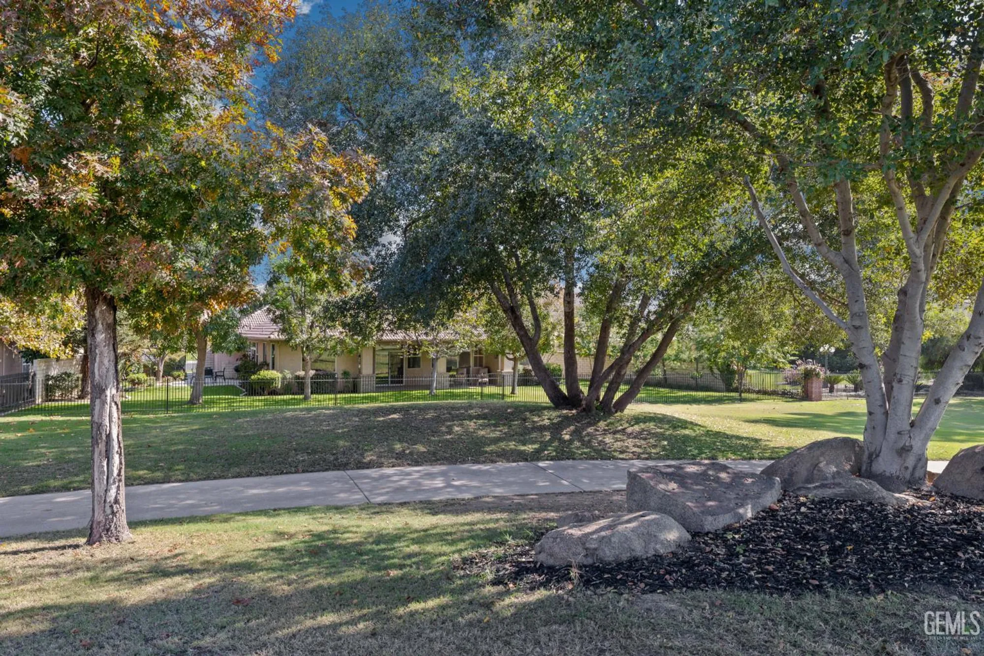 Property Slideshow image 41 of 75 | 3019 violet rose ct, Bakersfield, CA, 93311