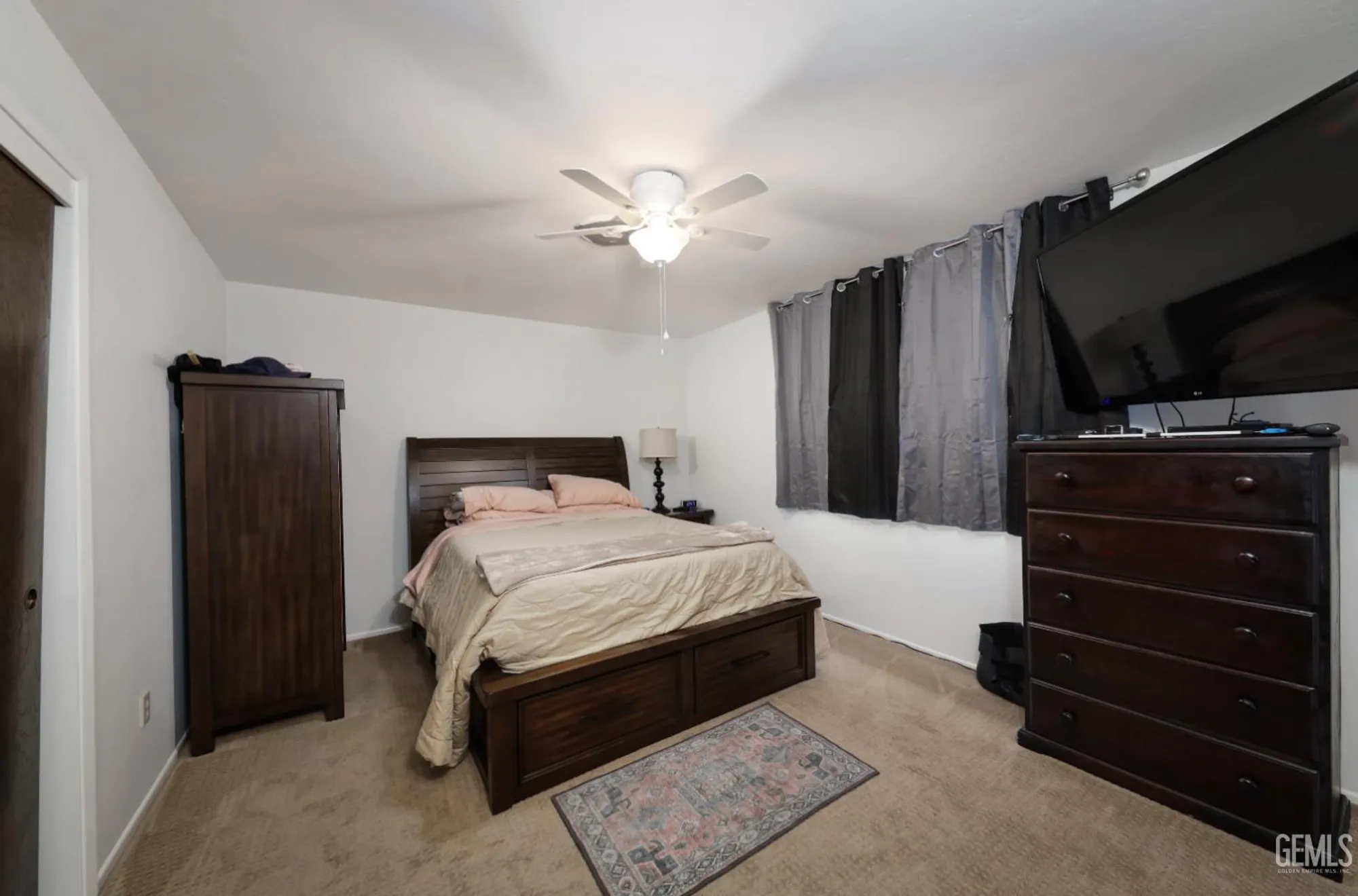 Property Slideshow image 11 of 18 | 109 bermuda st, Bakersfield, CA, 93309