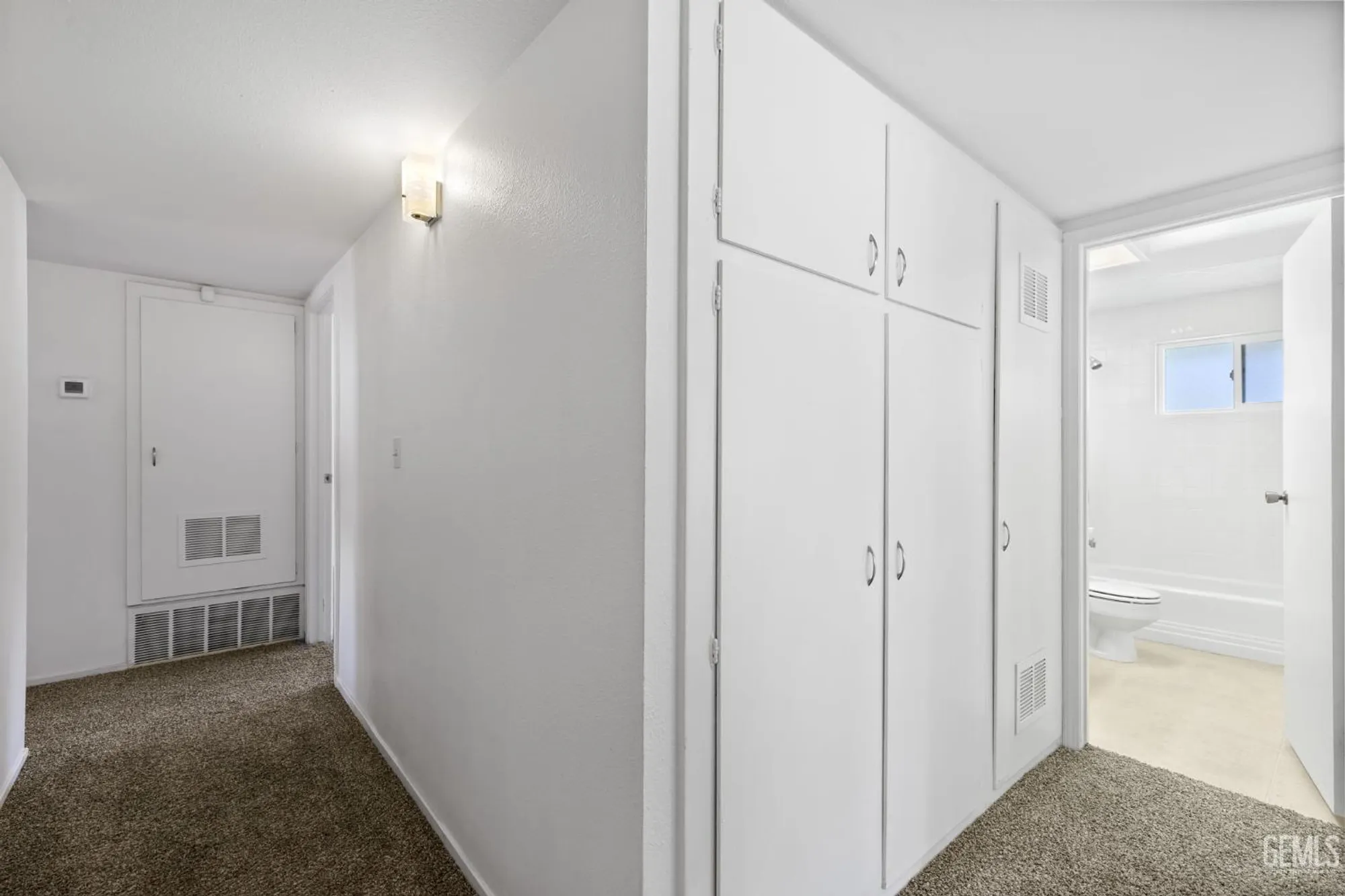 Property Slideshow image 13 of 26 | 900 cherry hills dr, Bakersfield, CA, 93309