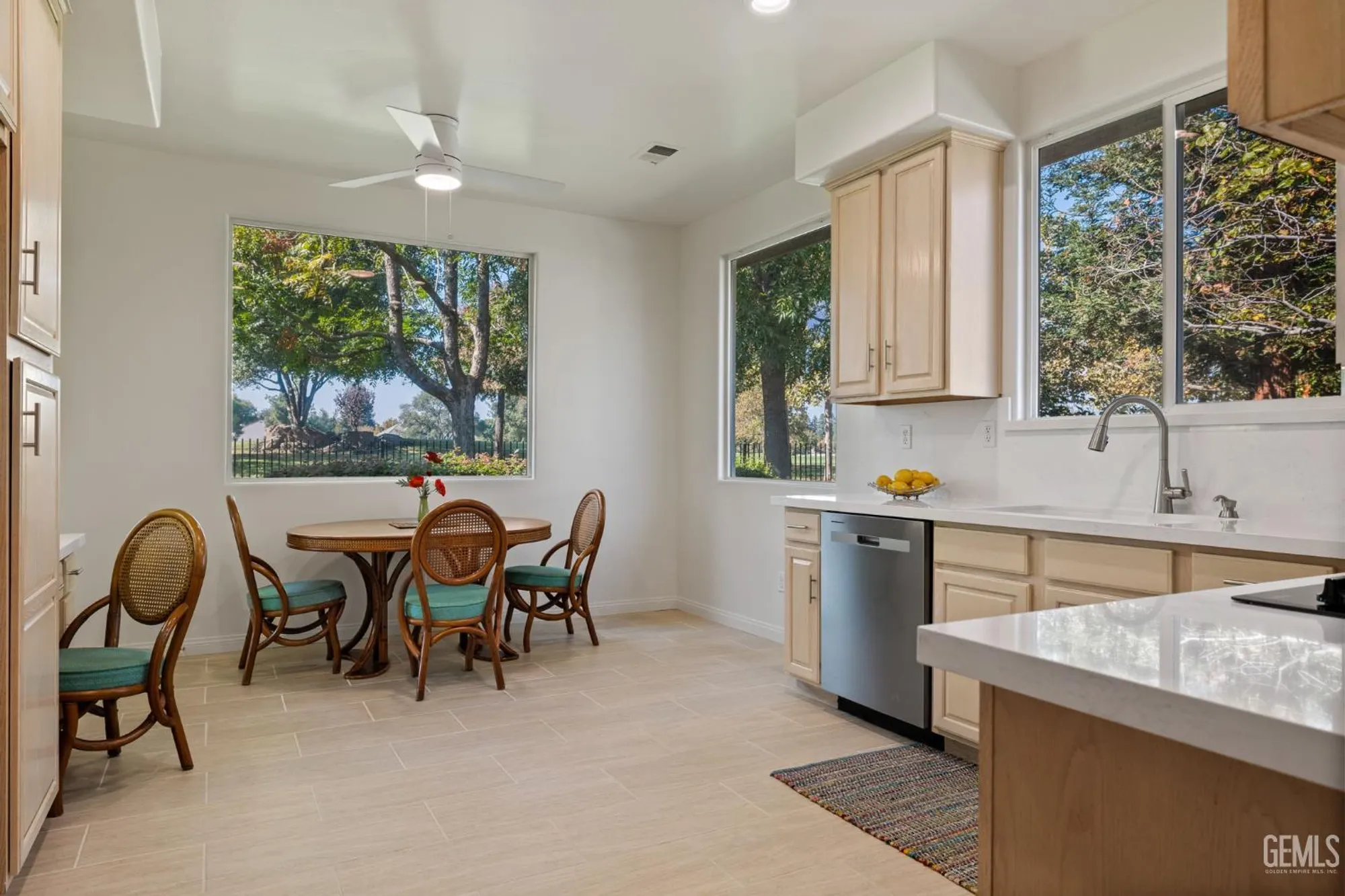 Property Slideshow image 12 of 75 | 3019 violet rose ct, Bakersfield, CA, 93311