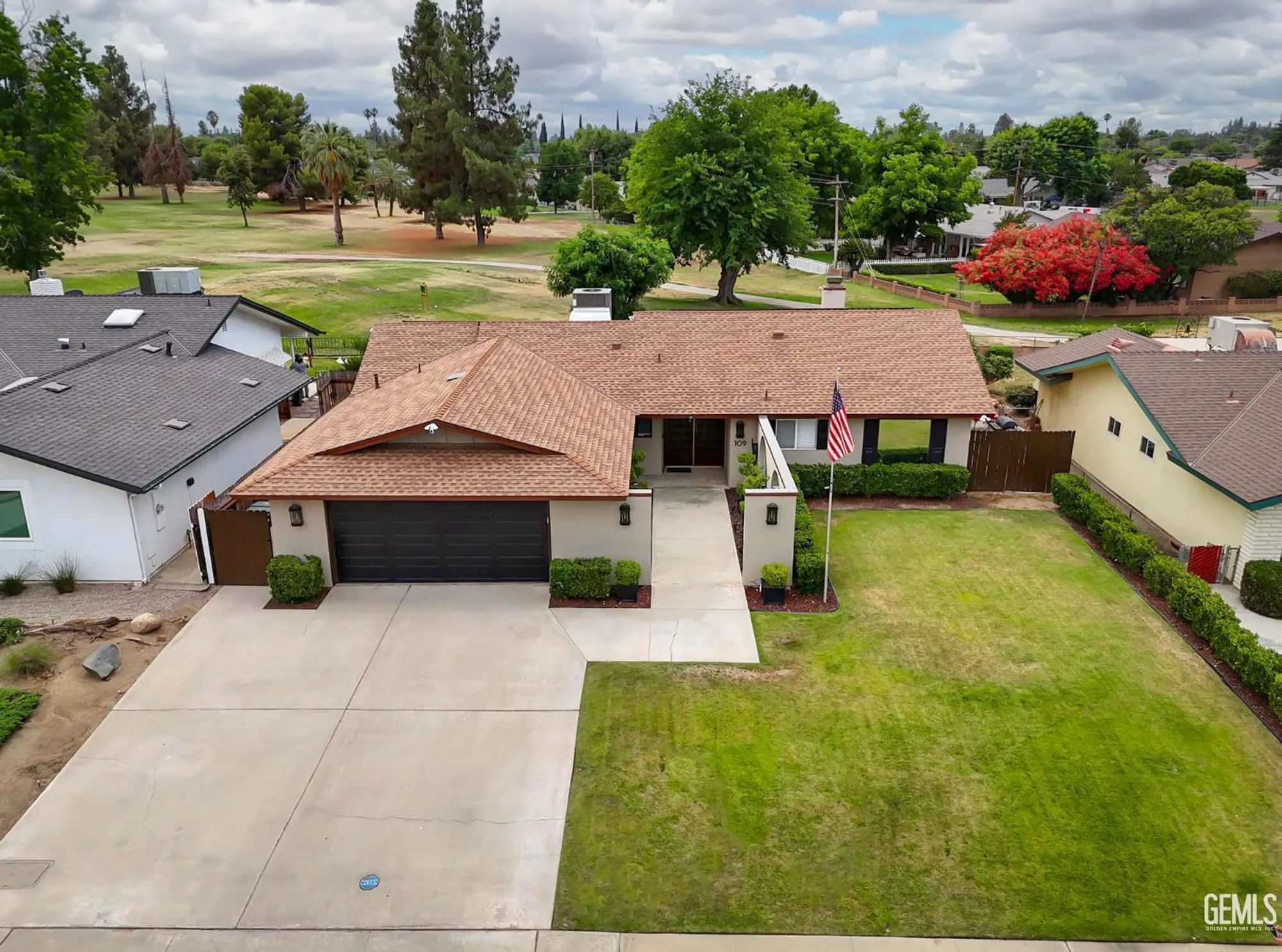 Property Slideshow image 2 of 18 | 109 bermuda st, Bakersfield, CA, 93309