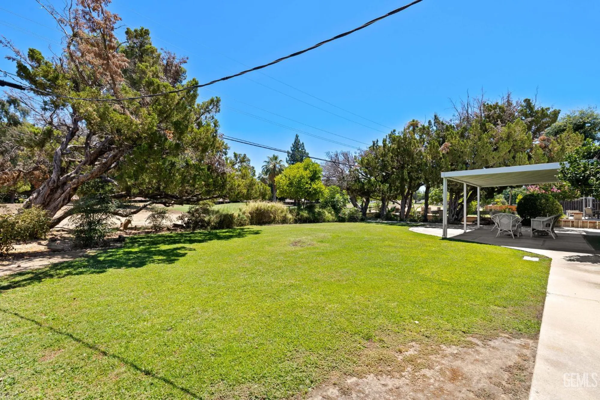 Property Slideshow image 20 of 26 | 900 cherry hills dr, Bakersfield, CA, 93309