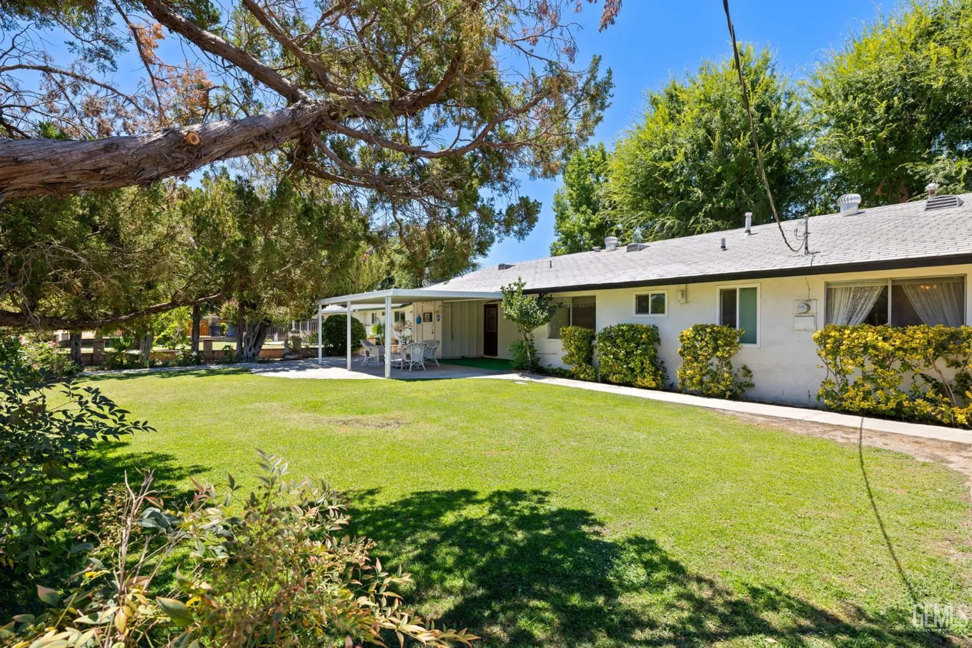 Property Slideshow image 21 of 26 | 900 cherry hills dr, Bakersfield, CA, 93309