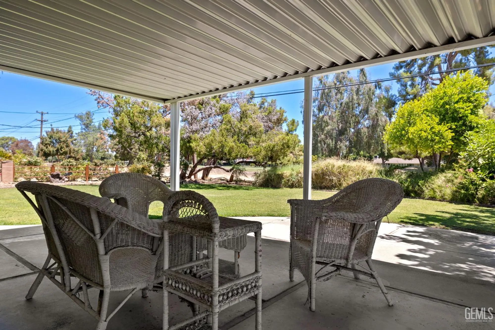 Property Slideshow image 19 of 26 | 900 cherry hills dr, Bakersfield, CA, 93309