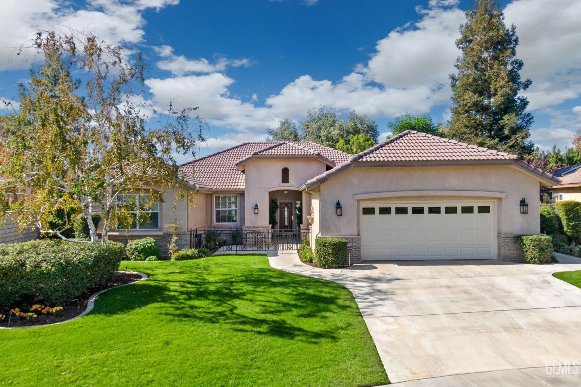 Property Slideshow image 1 of 75 | 3019 violet rose ct, Bakersfield, CA, 93311