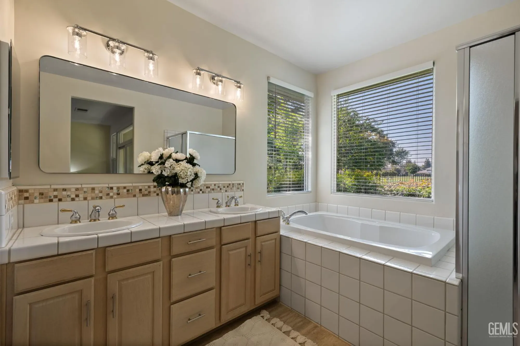 Property Slideshow image 23 of 75 | 3019 violet rose ct, Bakersfield, CA, 93311