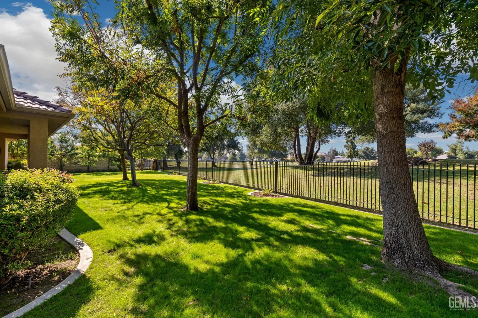 Property Slideshow image 39 of 75 | 3019 violet rose ct, Bakersfield, CA, 93311