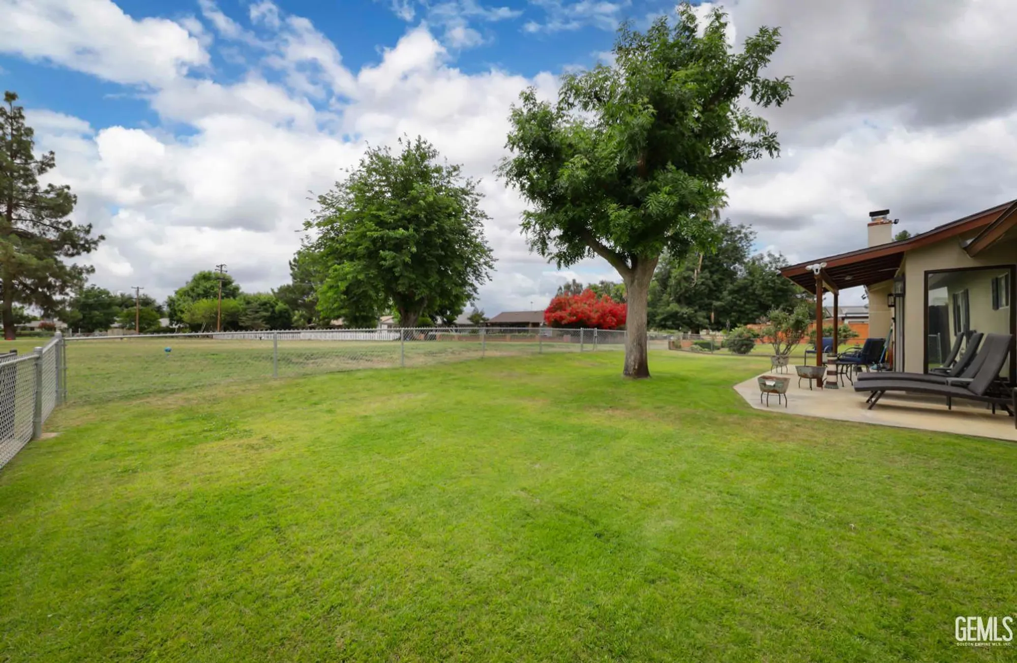 Property Slideshow image 13 of 18 | 109 bermuda st, Bakersfield, CA, 93309