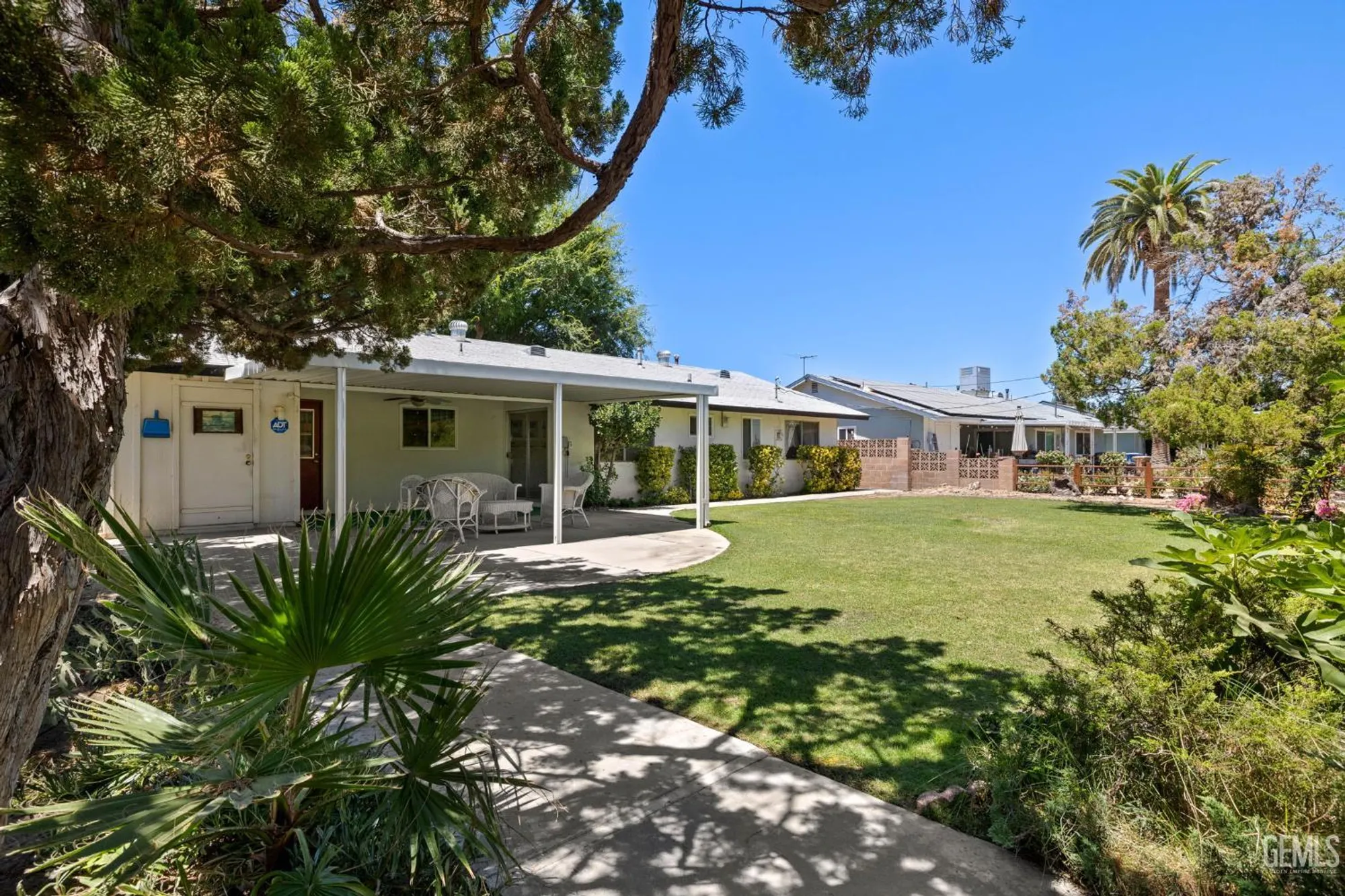 Property Slideshow image 22 of 26 | 900 cherry hills dr, Bakersfield, CA, 93309