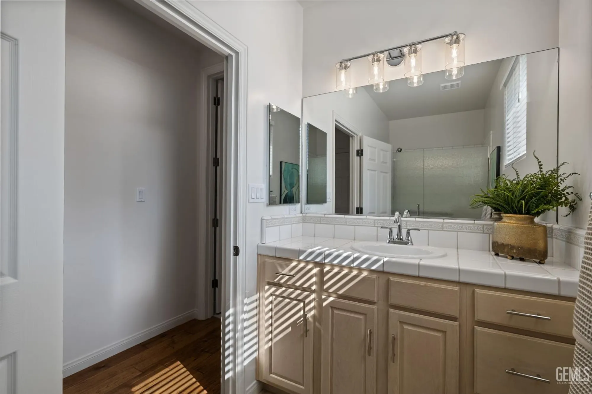 Property Slideshow image 28 of 75 | 3019 violet rose ct, Bakersfield, CA, 93311