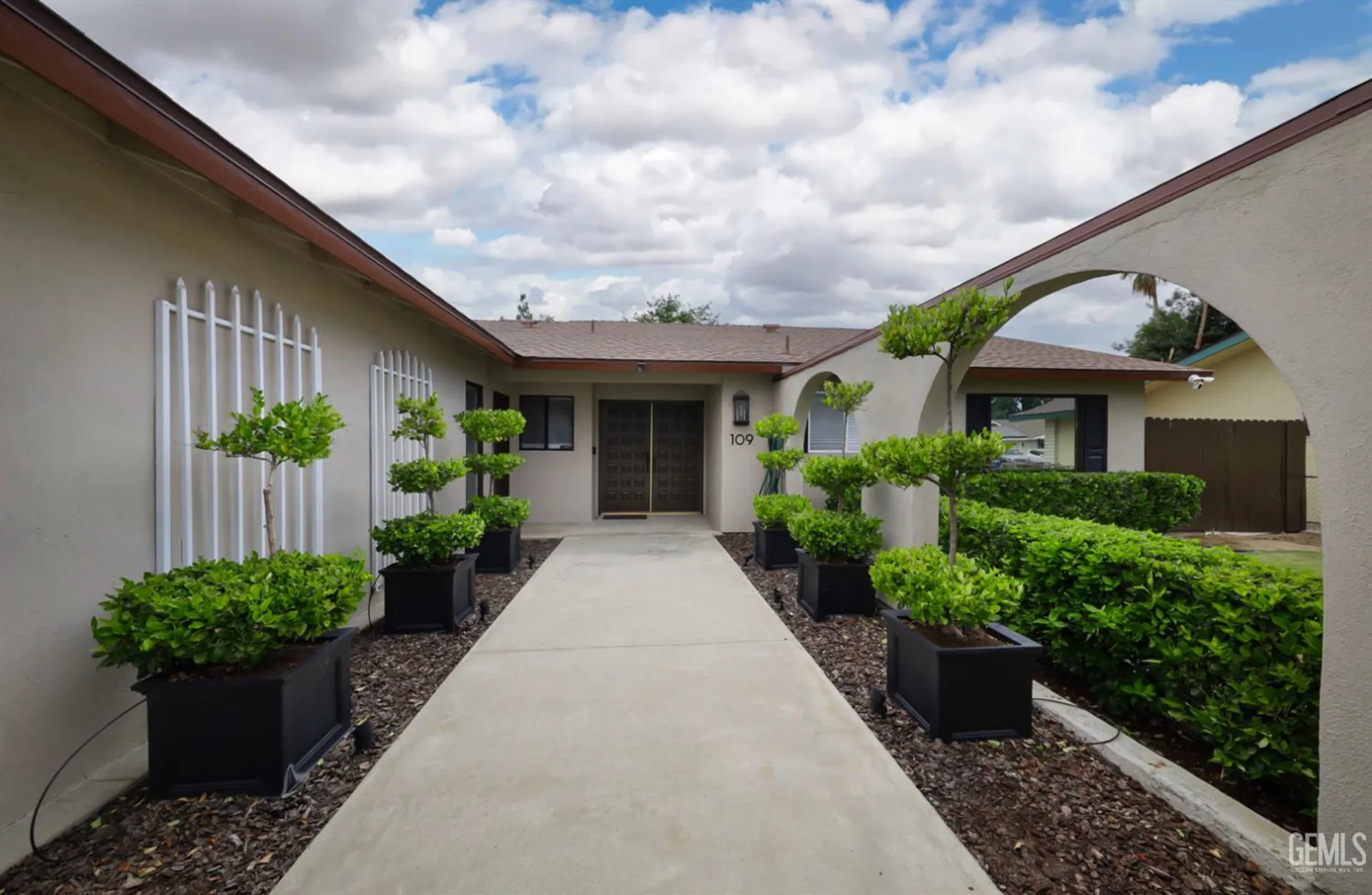 Property Slideshow image 3 of 18 | 109 bermuda st, Bakersfield, CA, 93309