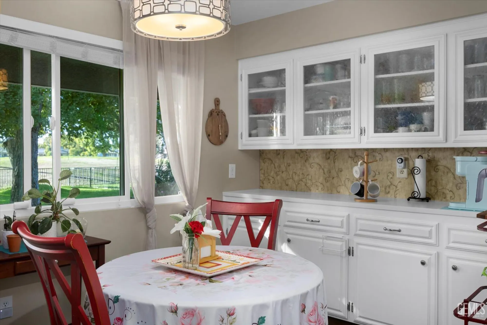 Property Slideshow image 18 of 46 | 705 bermuda st, Bakersfield, CA, 93309