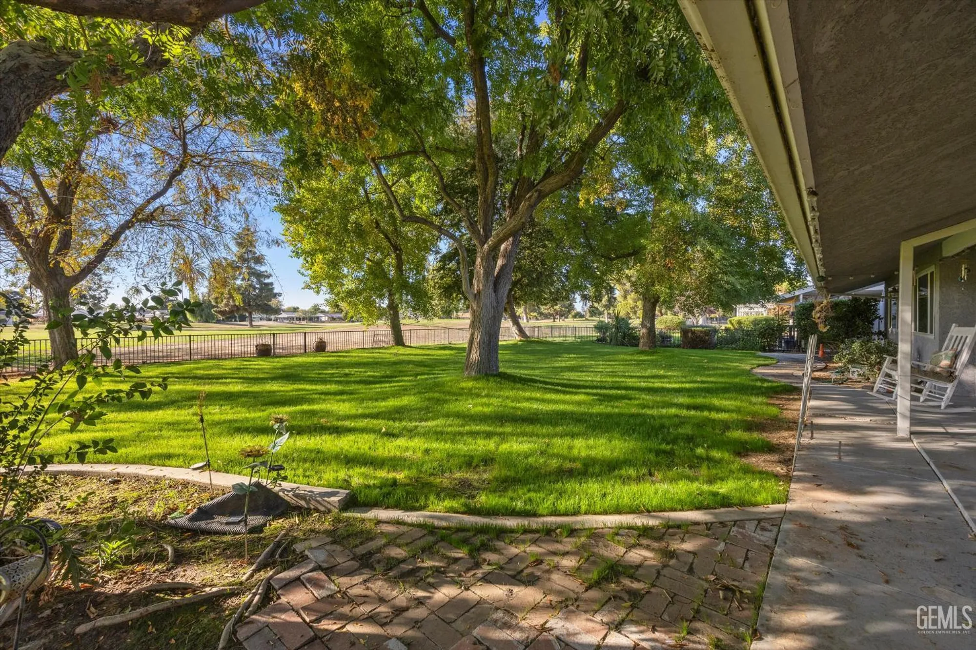 Property Slideshow image 34 of 46 | 705 bermuda st, Bakersfield, CA, 93309
