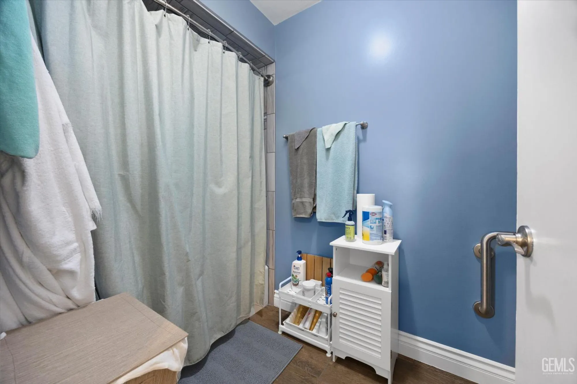 Property Slideshow image 31 of 46 | 705 bermuda st, Bakersfield, CA, 93309