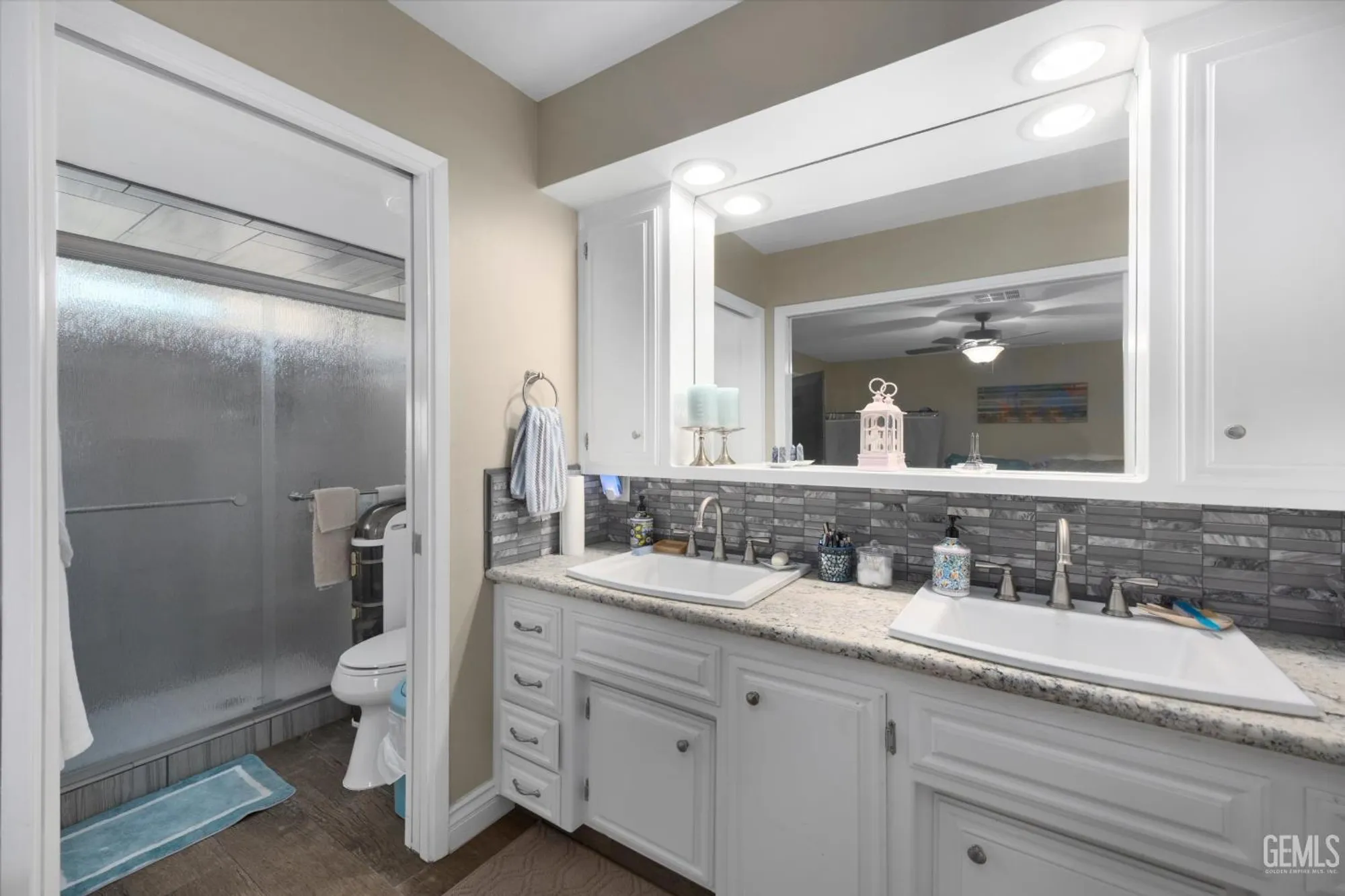 Property Slideshow image 26 of 46 | 705 bermuda st, Bakersfield, CA, 93309