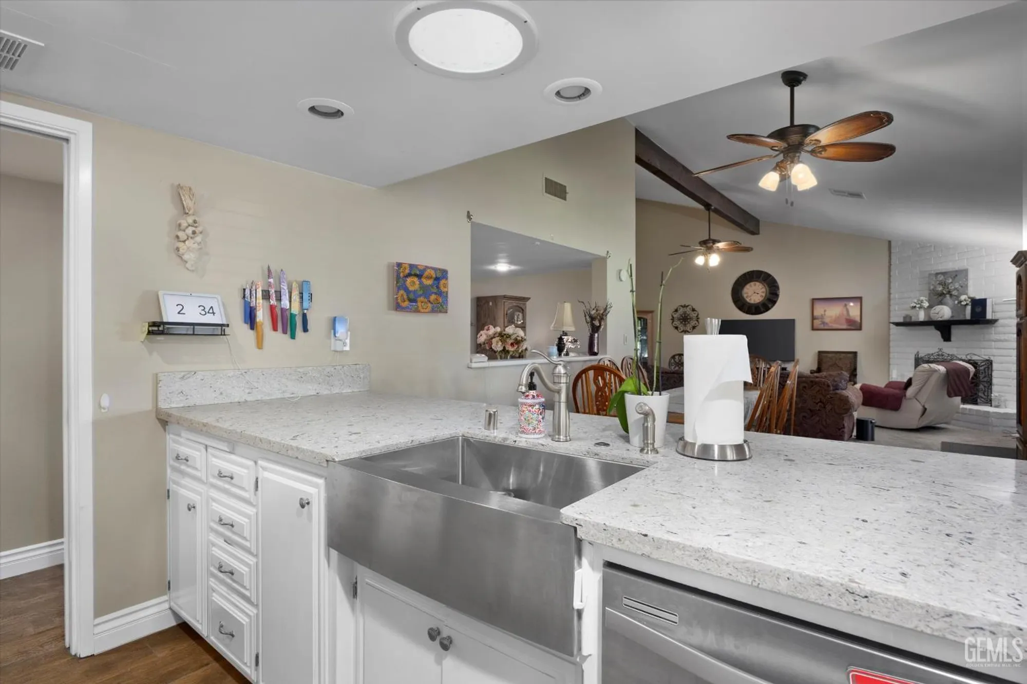 Property Slideshow image 22 of 46 | 705 bermuda st, Bakersfield, CA, 93309