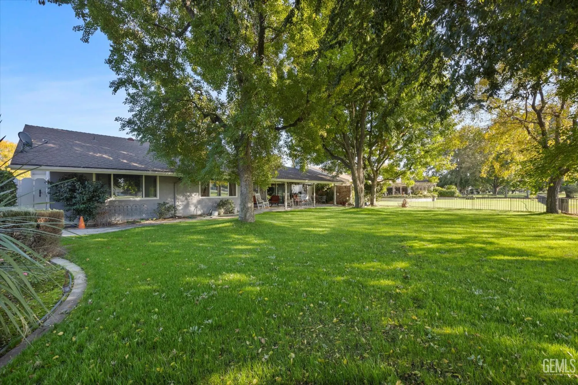 Property Slideshow image 36 of 46 | 705 bermuda st, Bakersfield, CA, 93309