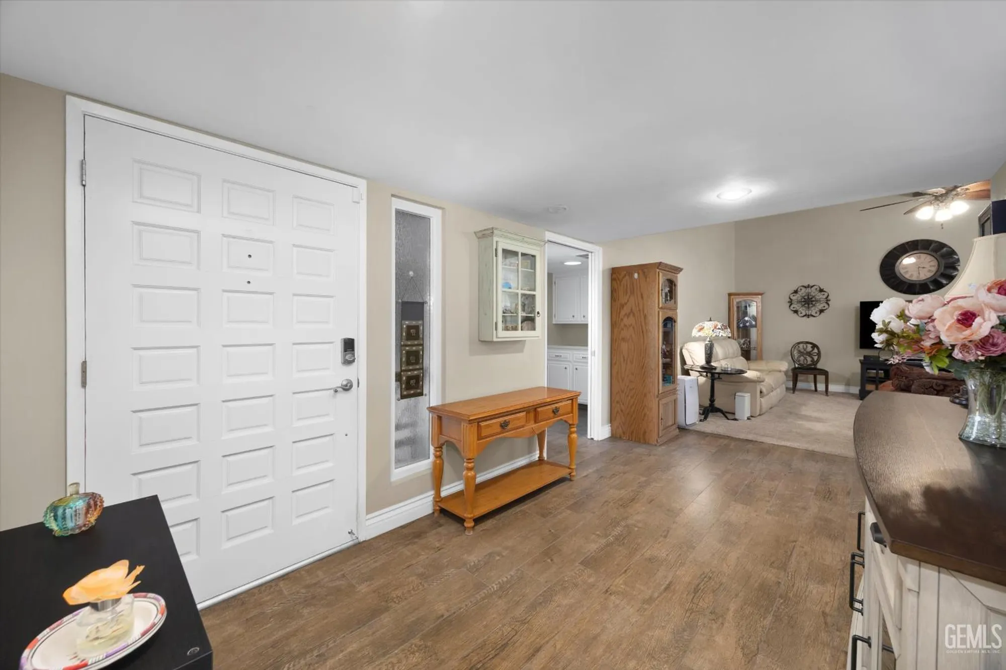 Property Slideshow image 8 of 46 | 705 bermuda st, Bakersfield, CA, 93309