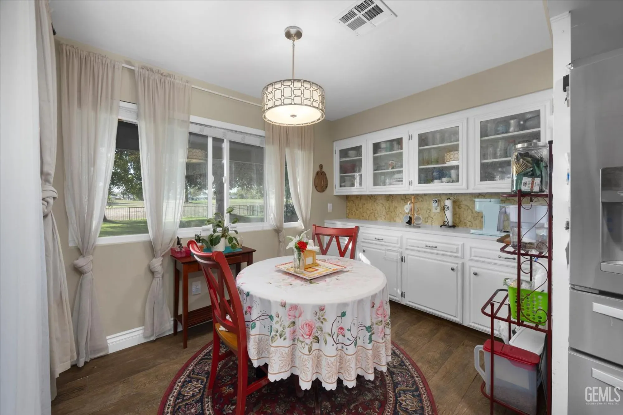 Property Slideshow image 17 of 46 | 705 bermuda st, Bakersfield, CA, 93309