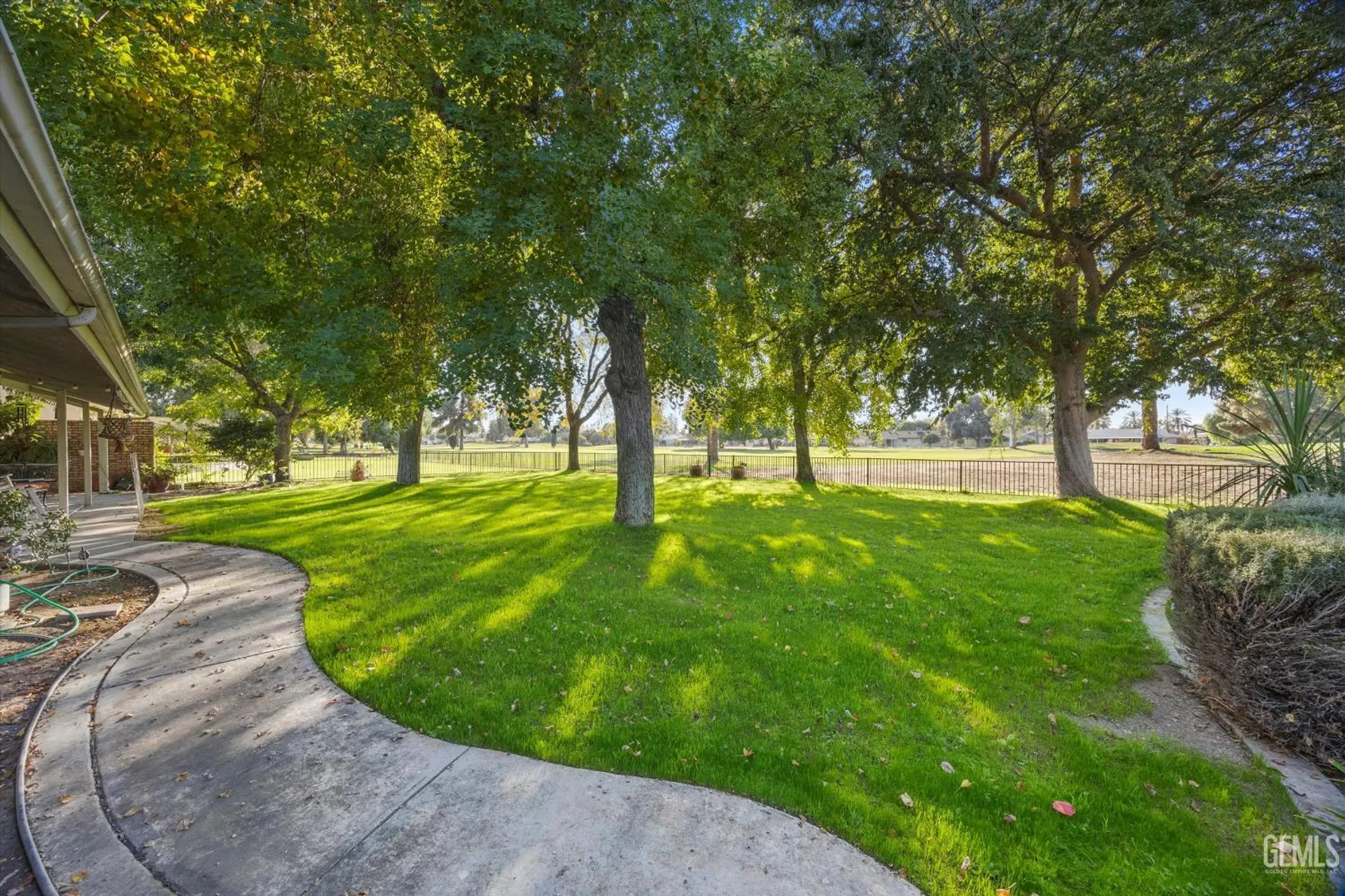 Property Slideshow image 37 of 46 | 705 bermuda st, Bakersfield, CA, 93309