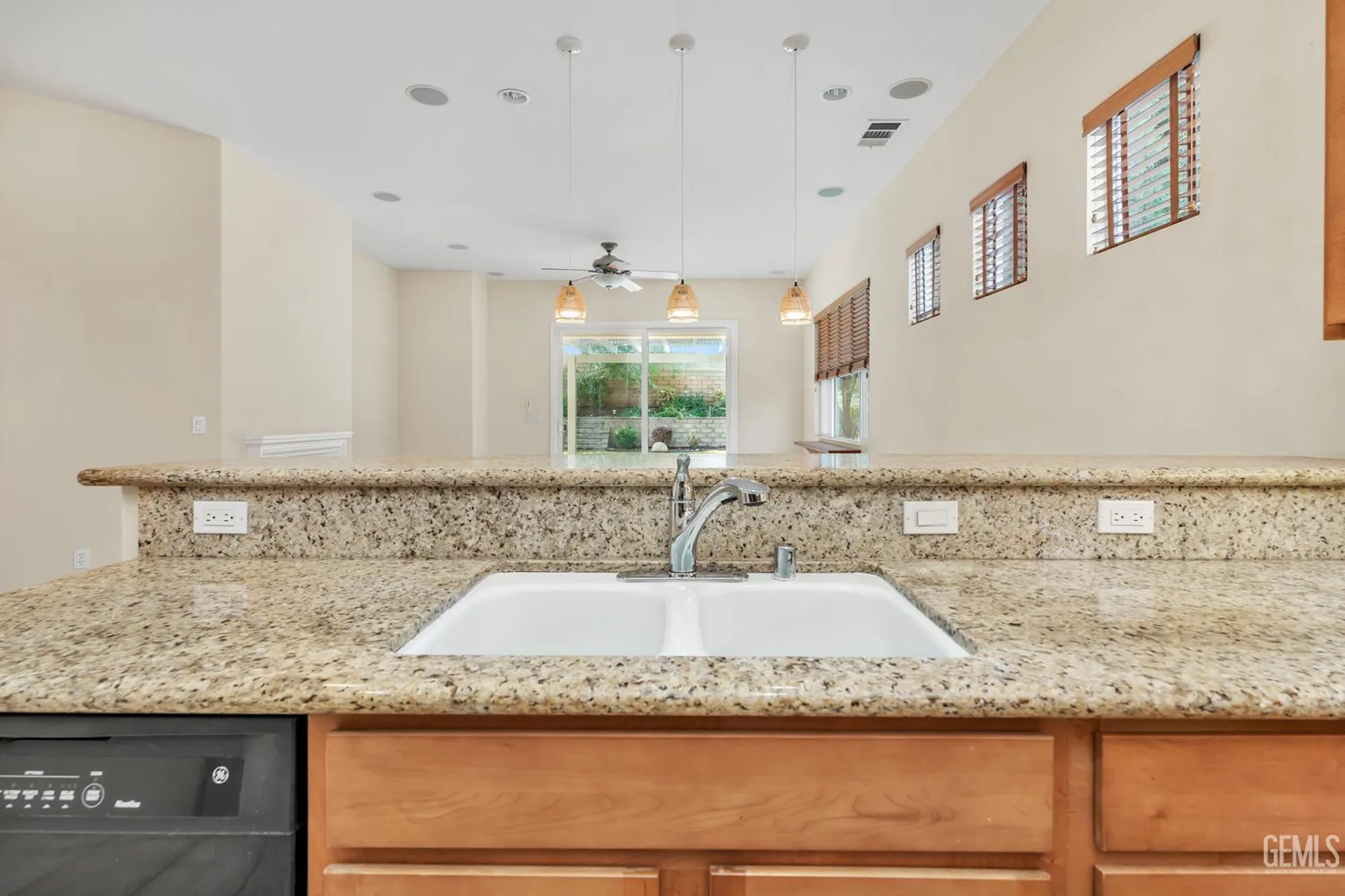 Property Slideshow image 12 of 56 | 14319 terrazzo dr, Bakersfield, CA, 93306