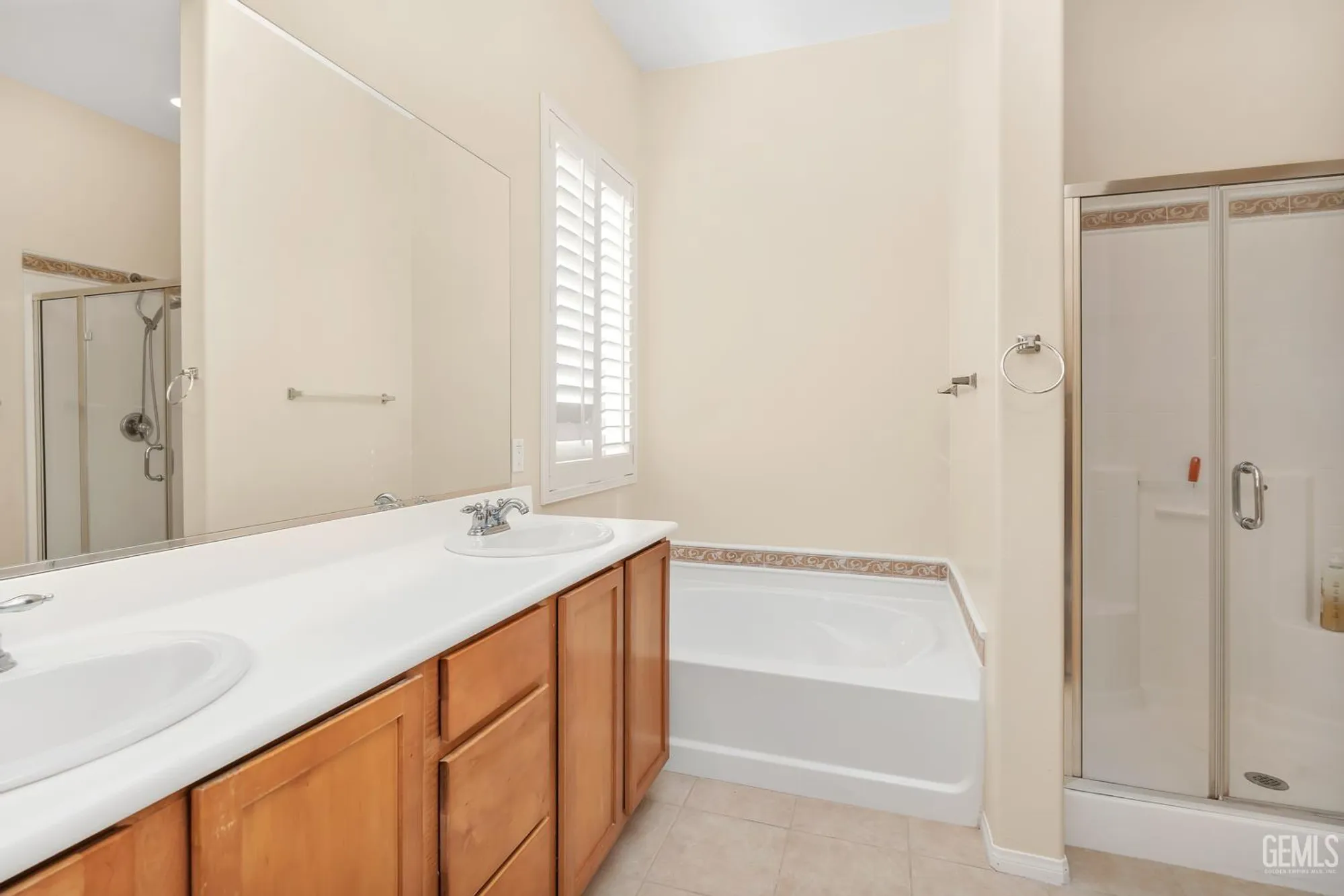 Property Slideshow image 20 of 56 | 14319 terrazzo dr, Bakersfield, CA, 93306