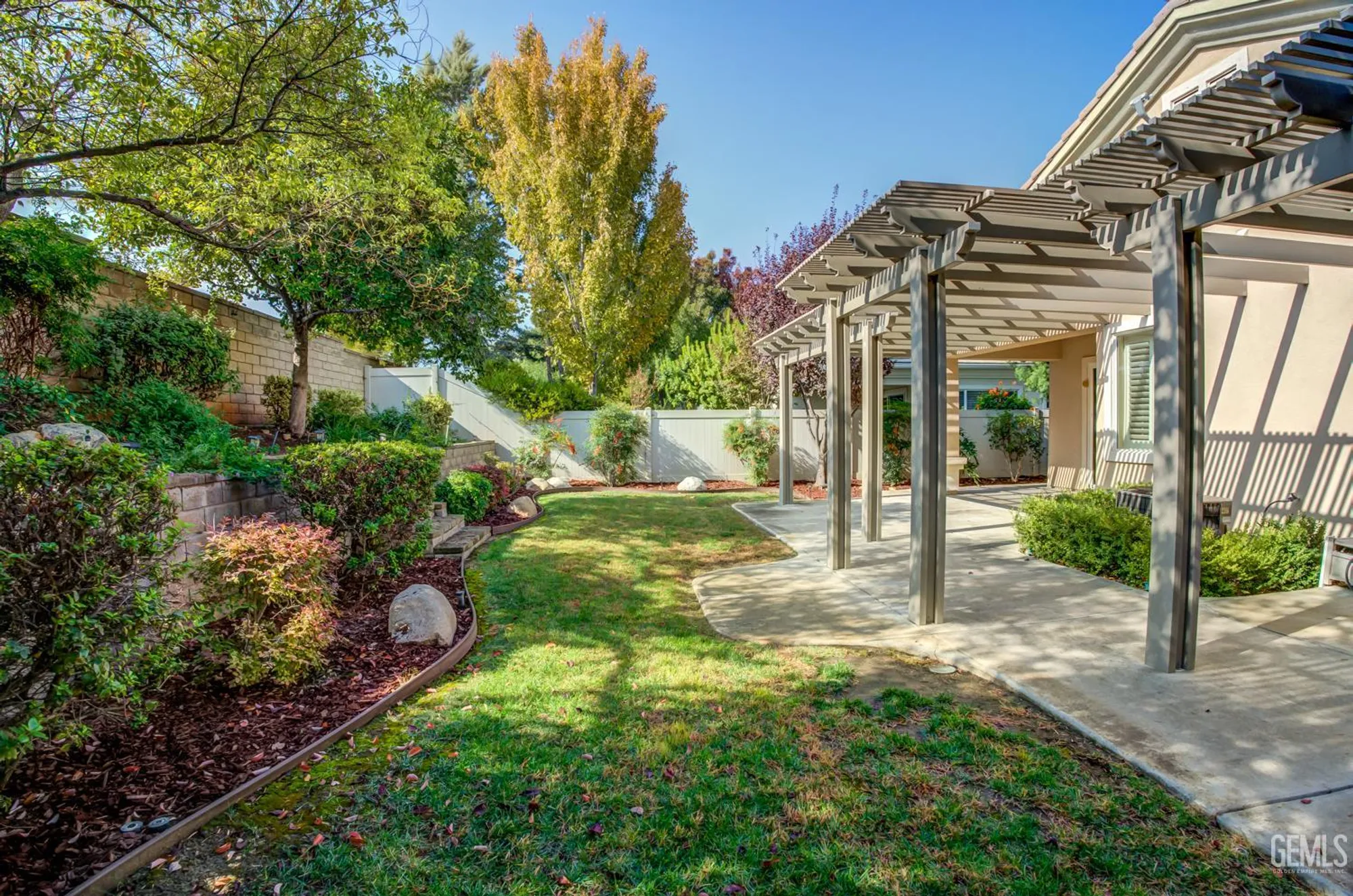 Property Slideshow image 31 of 56 | 14319 terrazzo dr, Bakersfield, CA, 93306