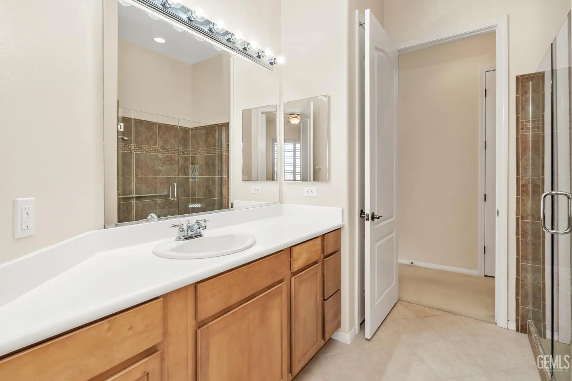 Property Slideshow image 15 of 56 | 14319 terrazzo dr, Bakersfield, CA, 93306