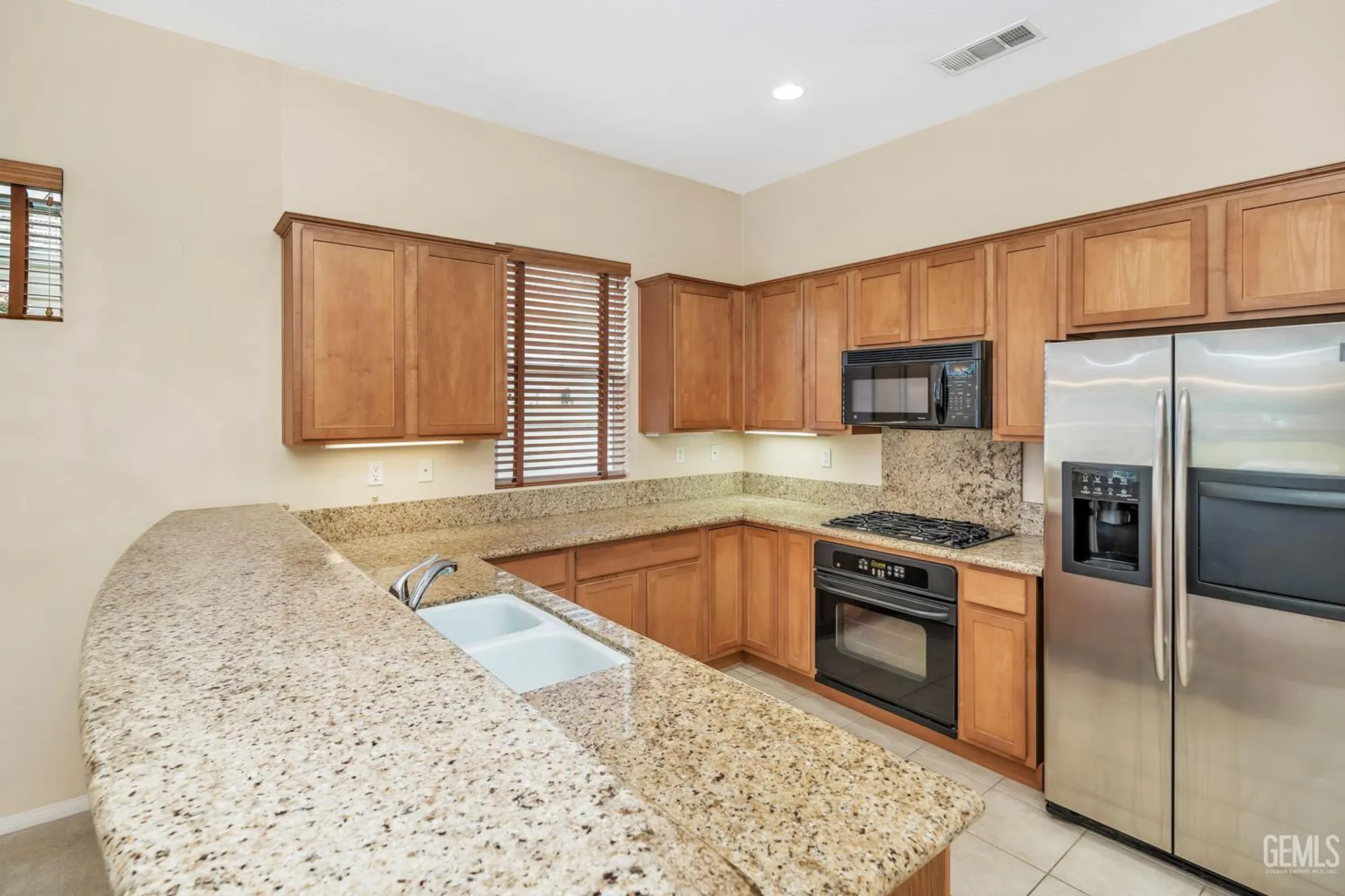 Property Slideshow image 9 of 56 | 14319 terrazzo dr, Bakersfield, CA, 93306