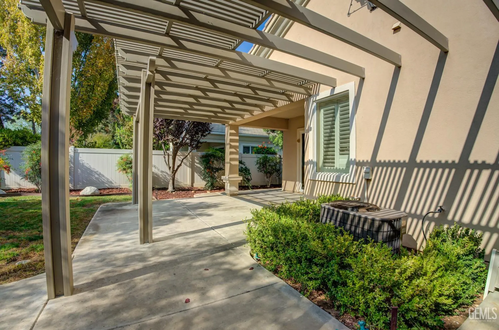 Property Slideshow image 36 of 56 | 14319 terrazzo dr, Bakersfield, CA, 93306