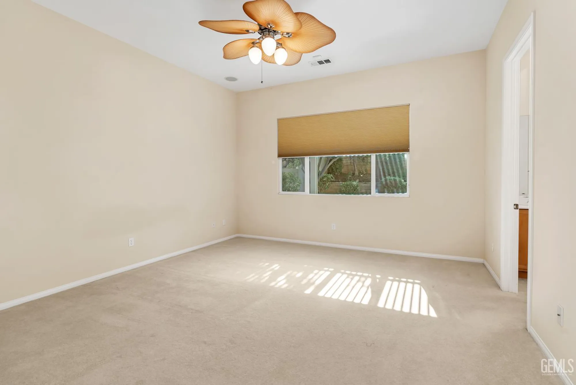 Property Slideshow image 18 of 56 | 14319 terrazzo dr, Bakersfield, CA, 93306