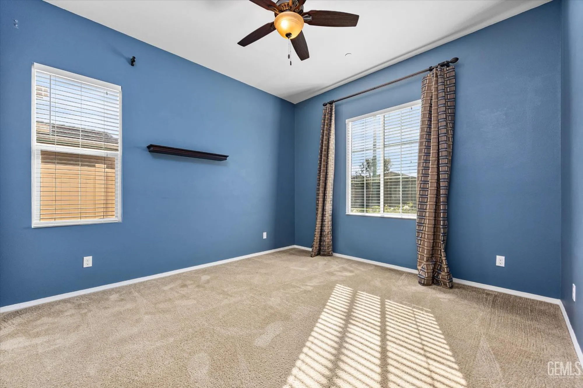 Property Slideshow image 43 of 57 | 10016 francois ln, Bakersfield, CA, 93306