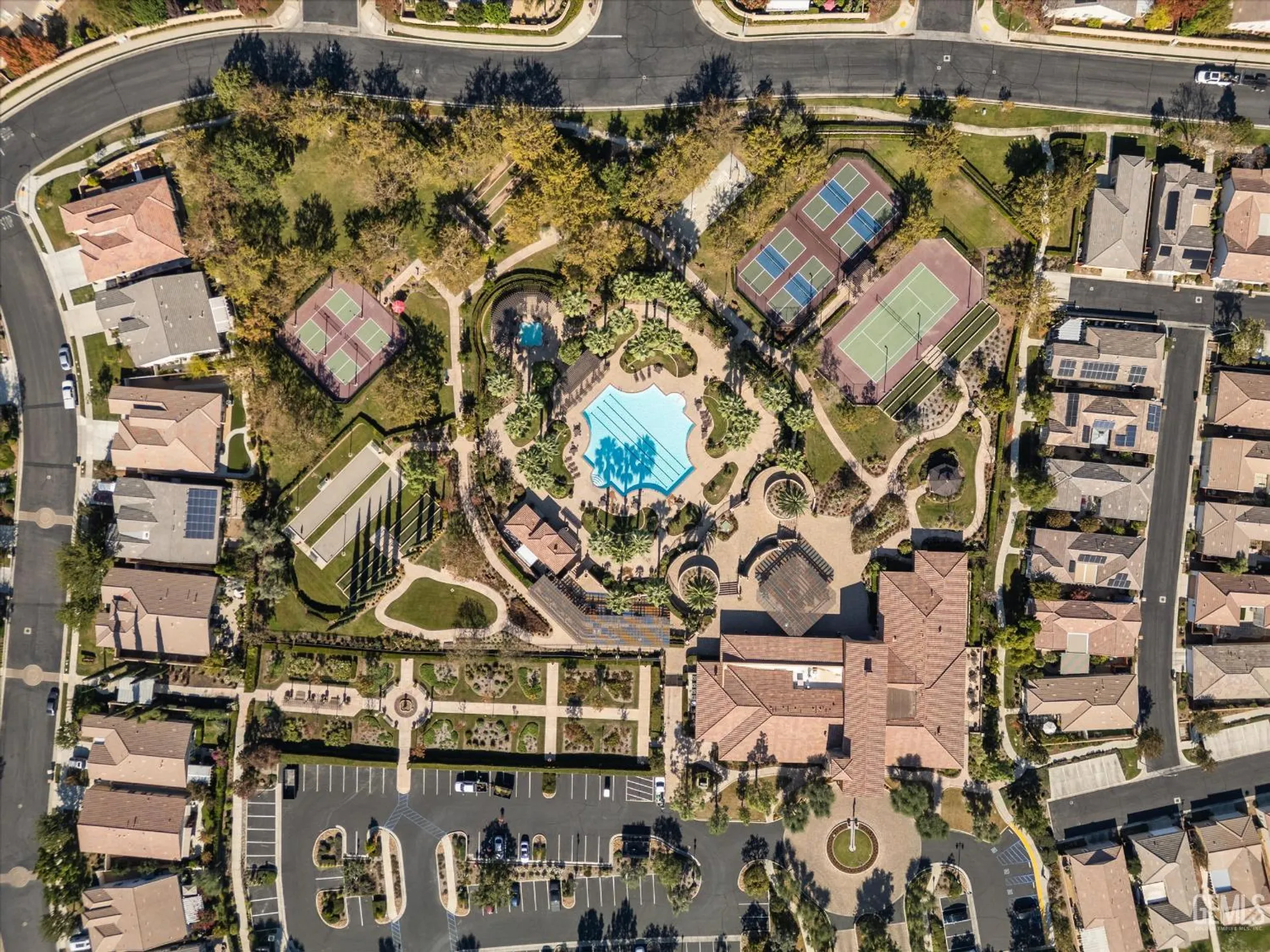 Property Slideshow image 11 of 57 | 10016 francois ln, Bakersfield, CA, 93306