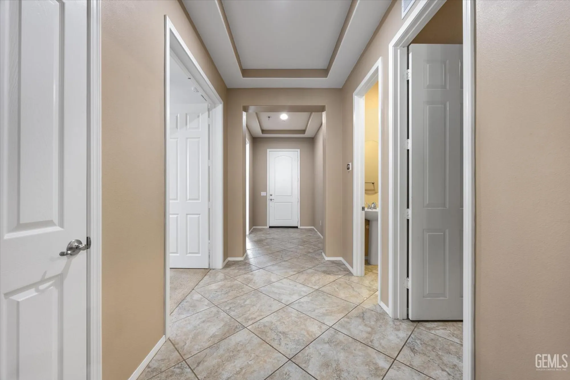 Property Slideshow image 20 of 57 | 10016 francois ln, Bakersfield, CA, 93306