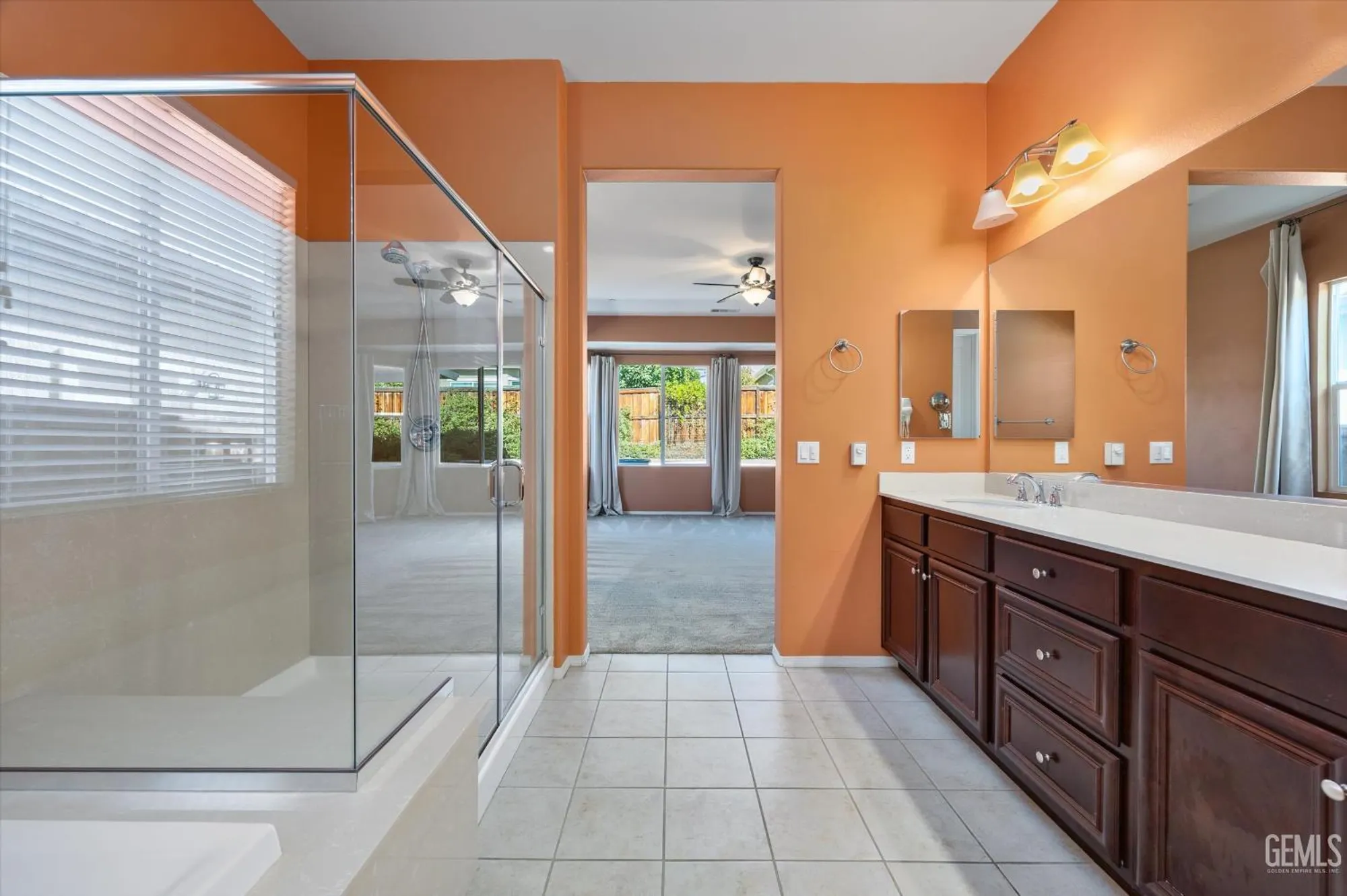 Property Slideshow image 39 of 57 | 10016 francois ln, Bakersfield, CA, 93306