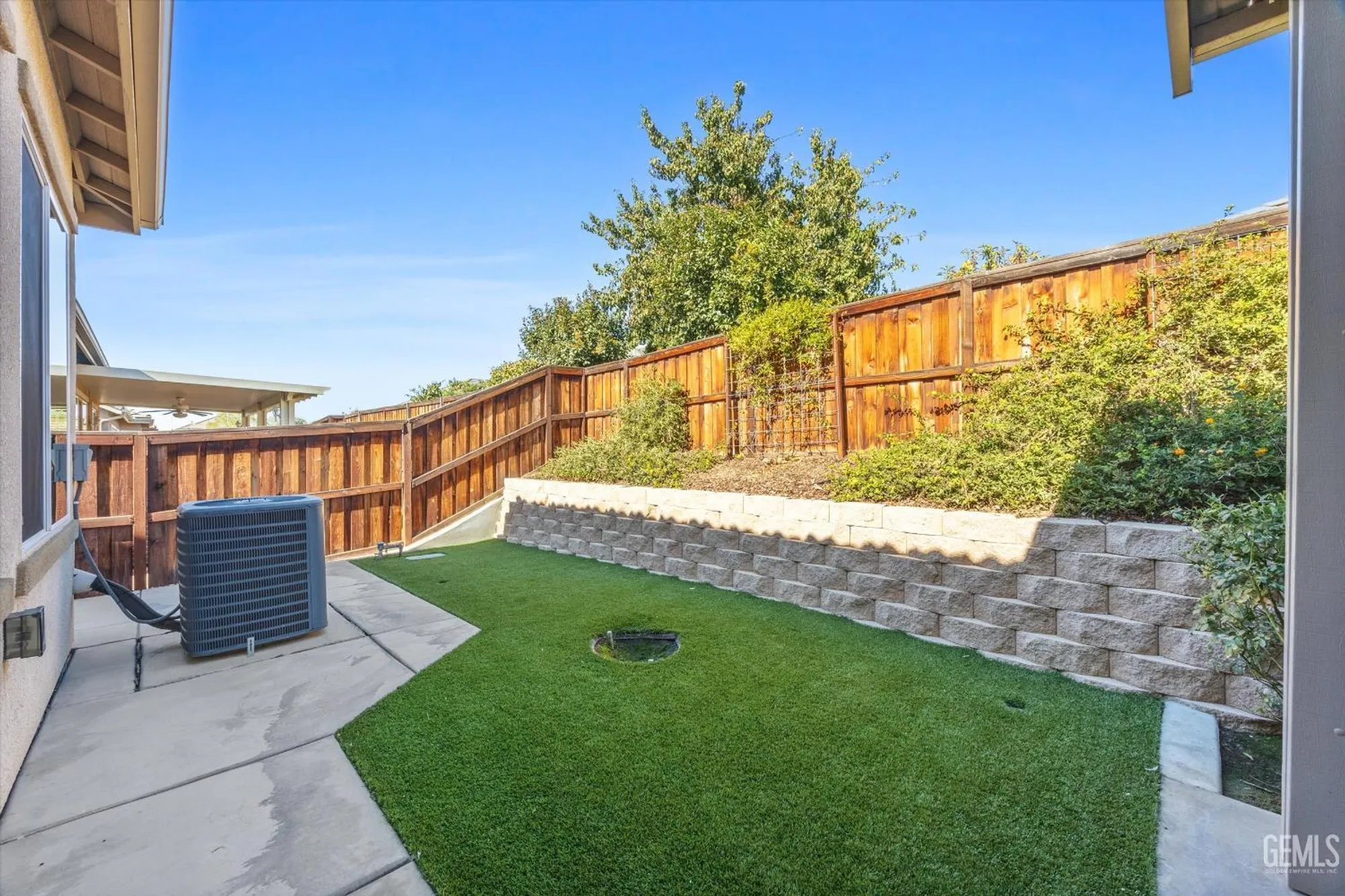 Property Slideshow image 55 of 57 | 10016 francois ln, Bakersfield, CA, 93306