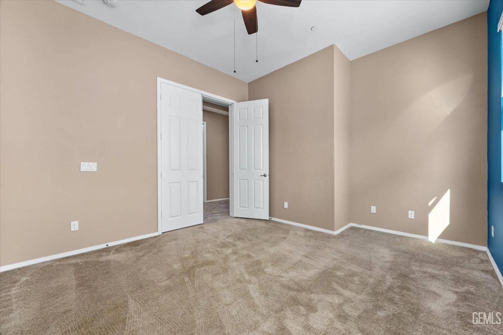Property Slideshow image 47 of 57 | 10016 francois ln, Bakersfield, CA, 93306