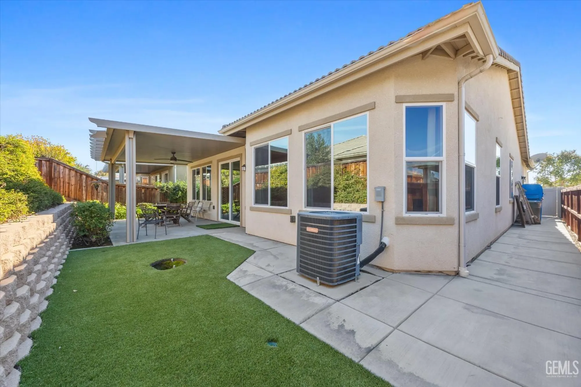 Property Slideshow image 56 of 57 | 10016 francois ln, Bakersfield, CA, 93306