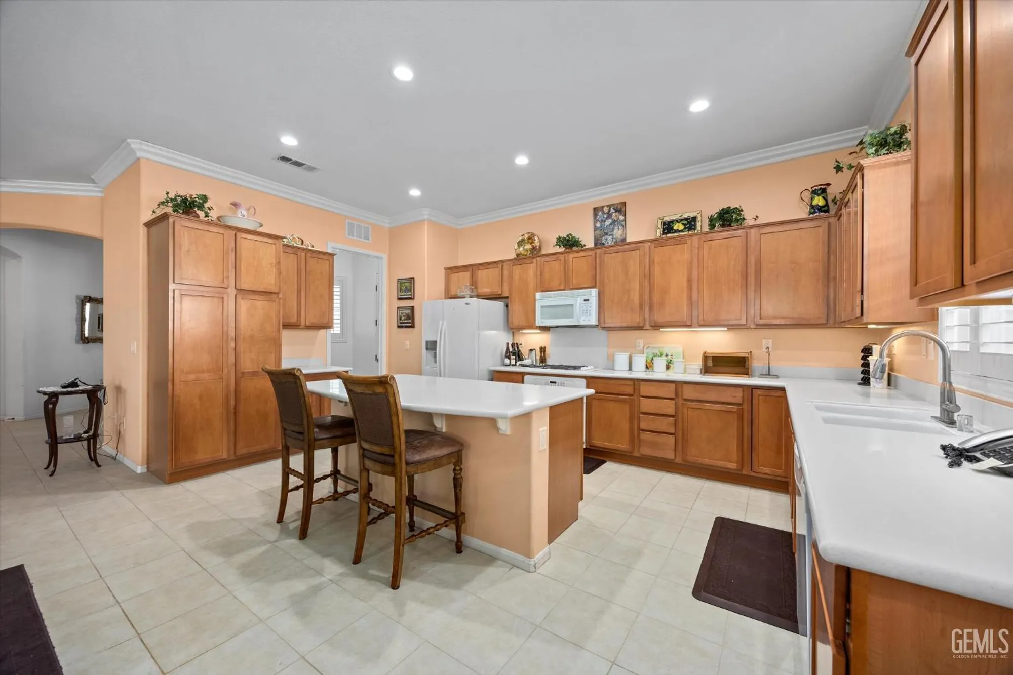 Property Slideshow image 10 of 32 | 13802 blossom ridge dr, Bakersfield, CA, 93306
