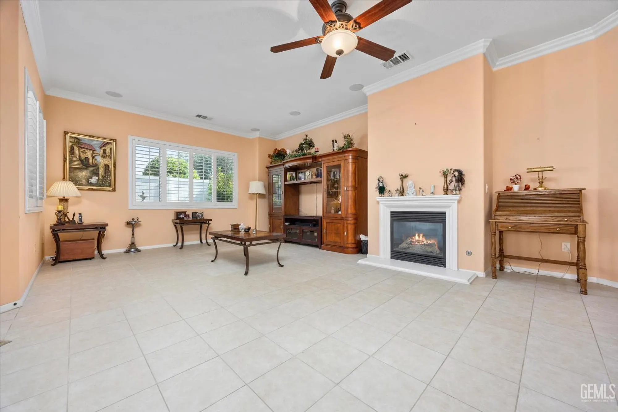 Property Slideshow image 3 of 32 | 13802 blossom ridge dr, Bakersfield, CA, 93306